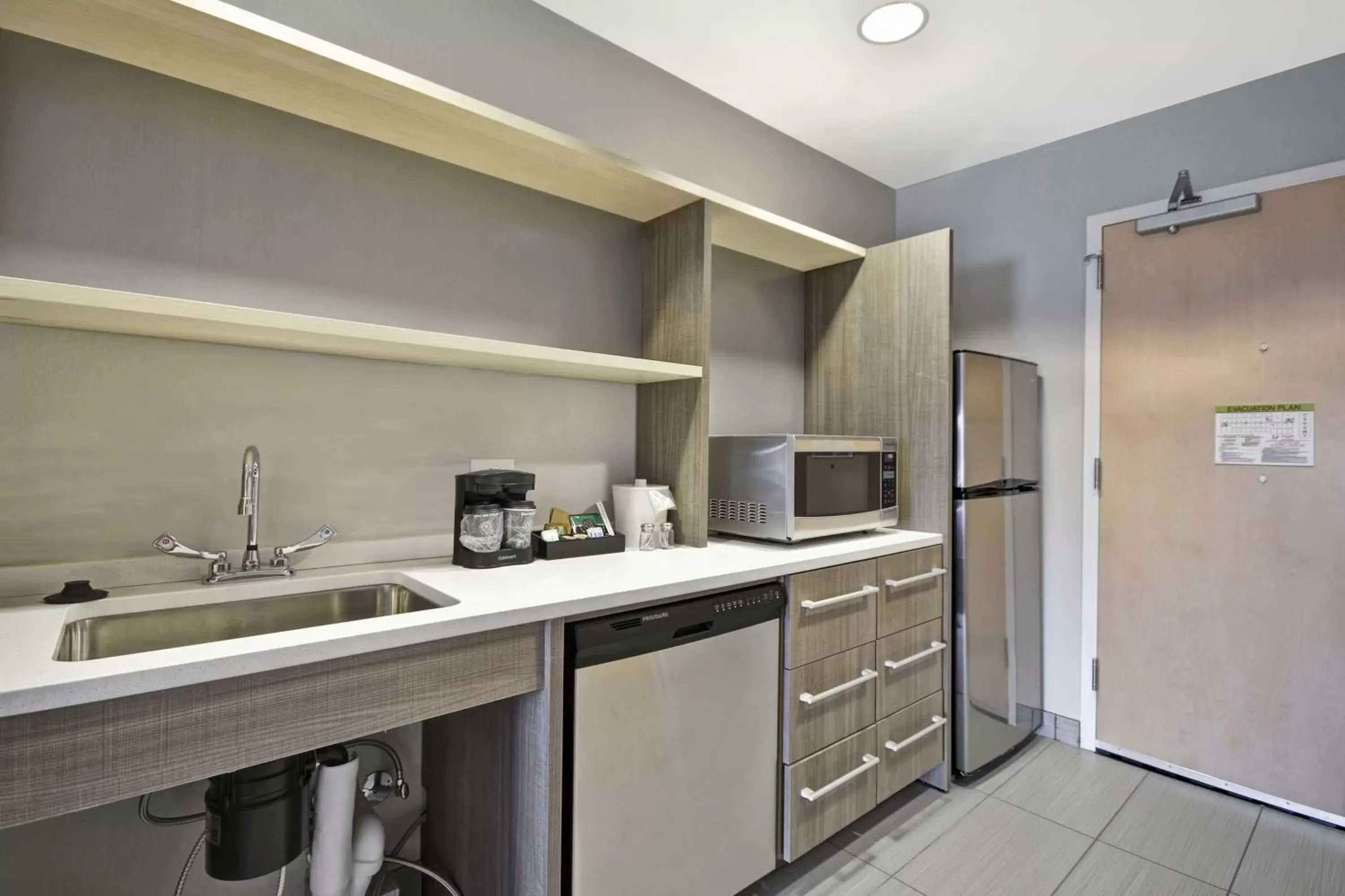 Kitchen or kitchenette, Kitchen/Kitchenette in Home2 Suites By Hilton Blue Ash Cincinnati