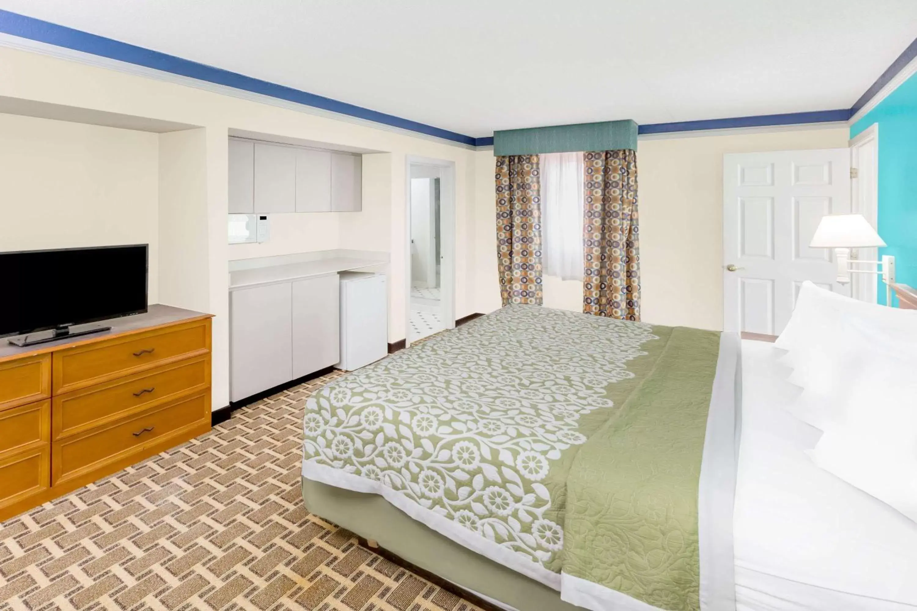 Photo of the whole room, Bed in Days Inn by Wyndham Little Rock/Medical Center