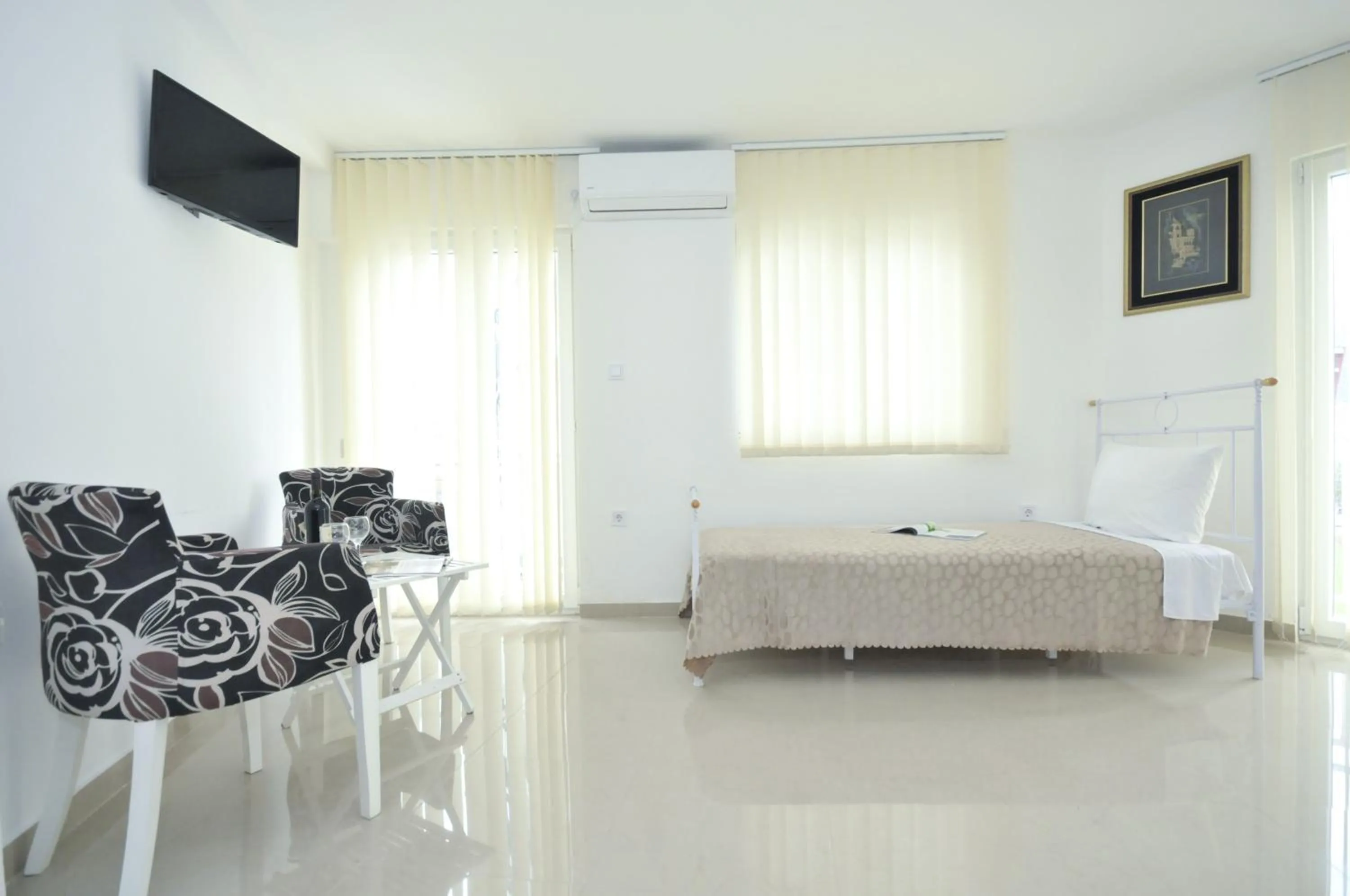 Seating area in Hotel Oaza