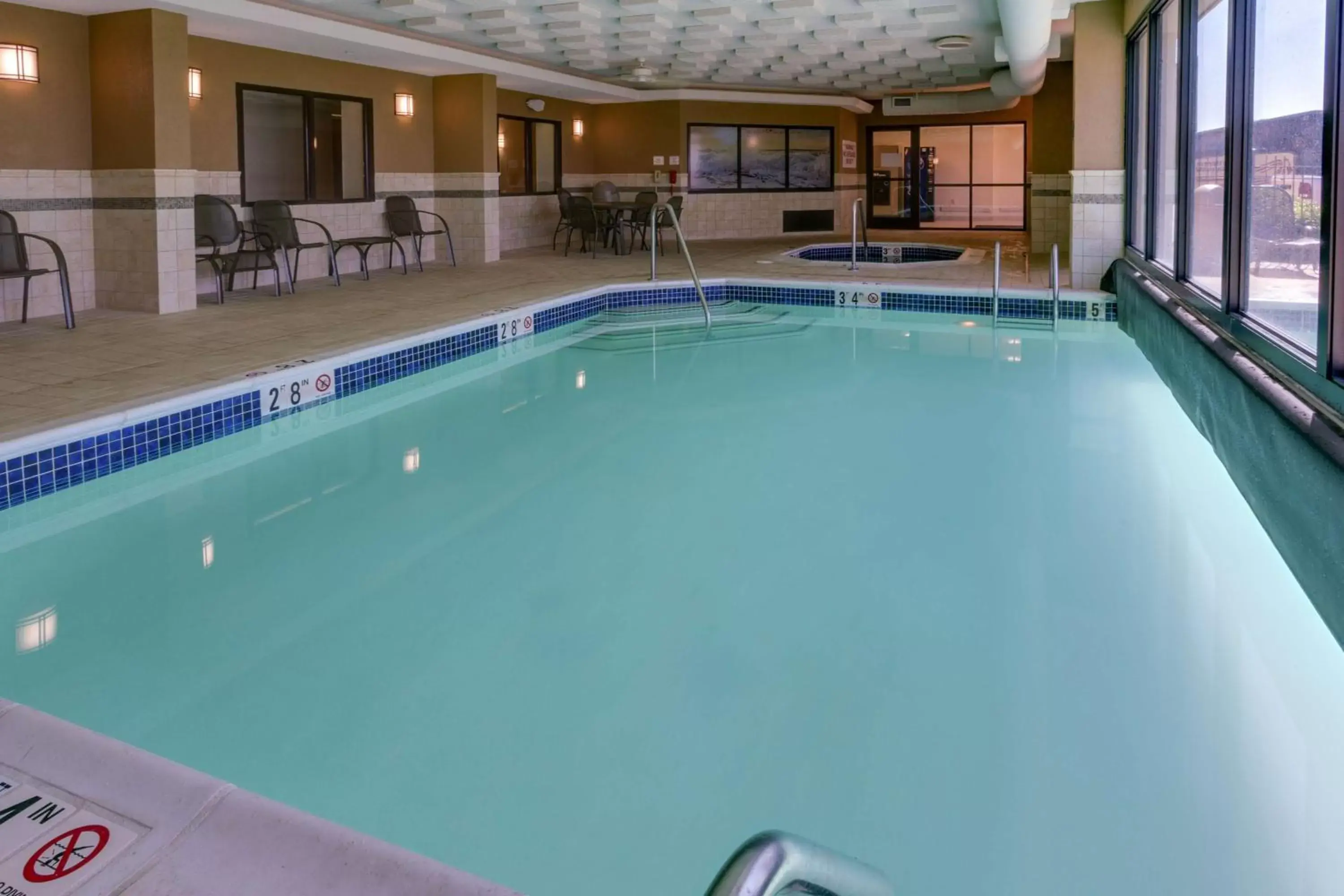 Activities, Swimming Pool in Drury Inn & Suites Memphis Southaven