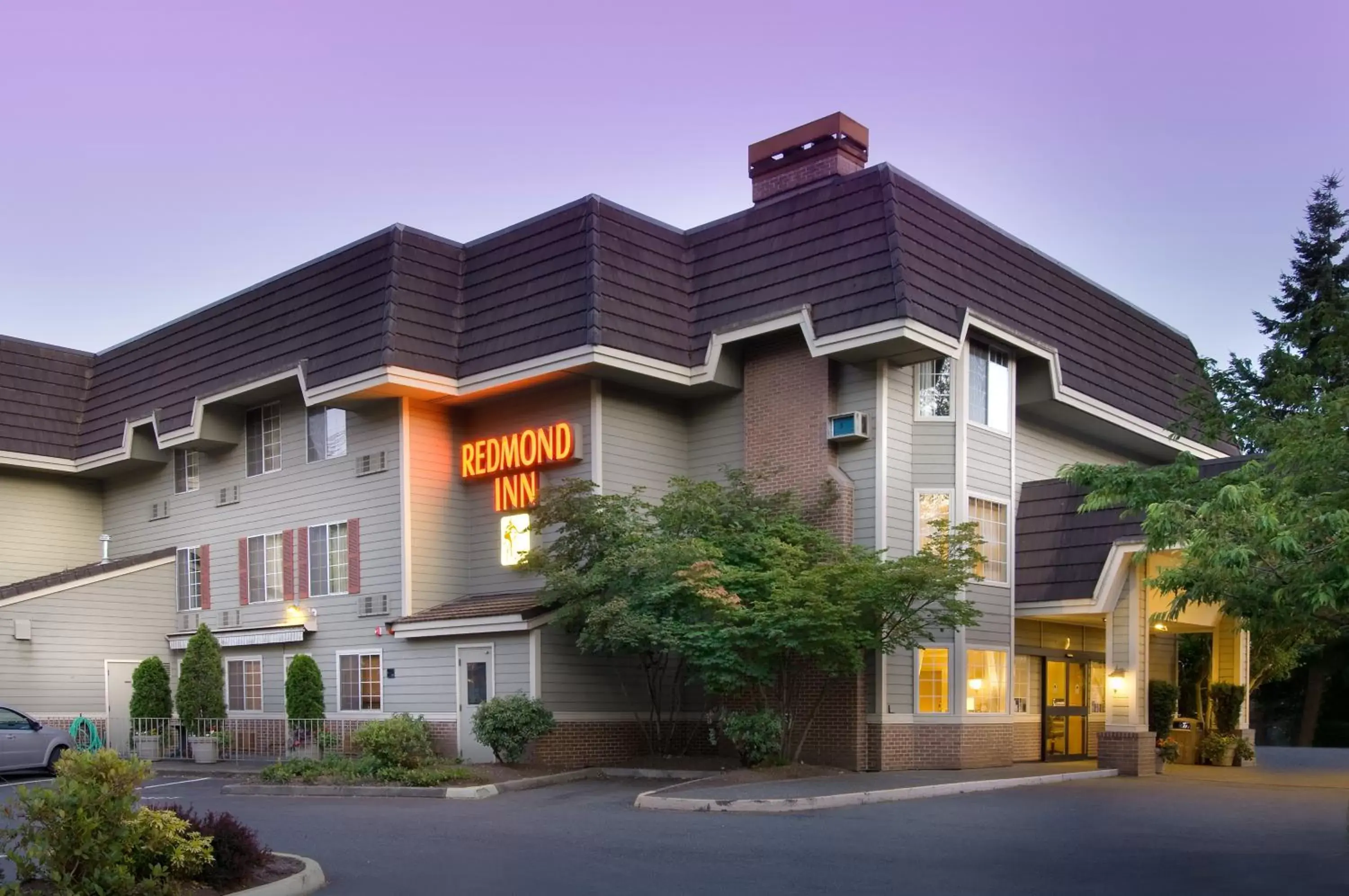 Facade/entrance, Property Building in Redmond Inn