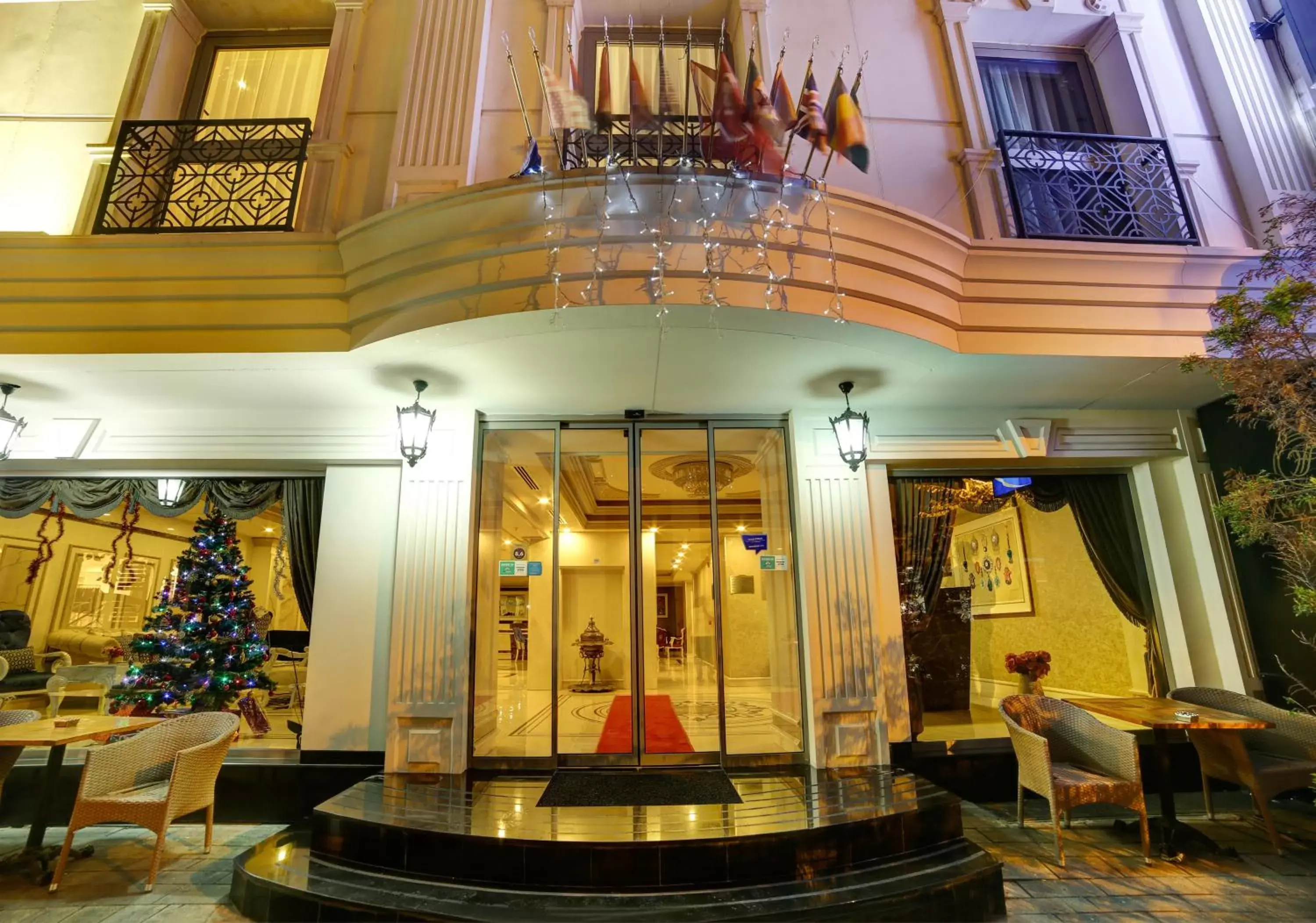 Facade/entrance in Halifaks Hotel