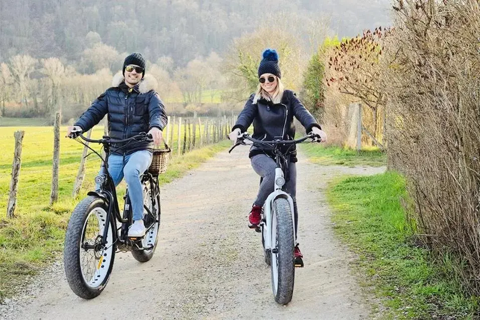 Biking in Les Villas du Domaine de Suzel