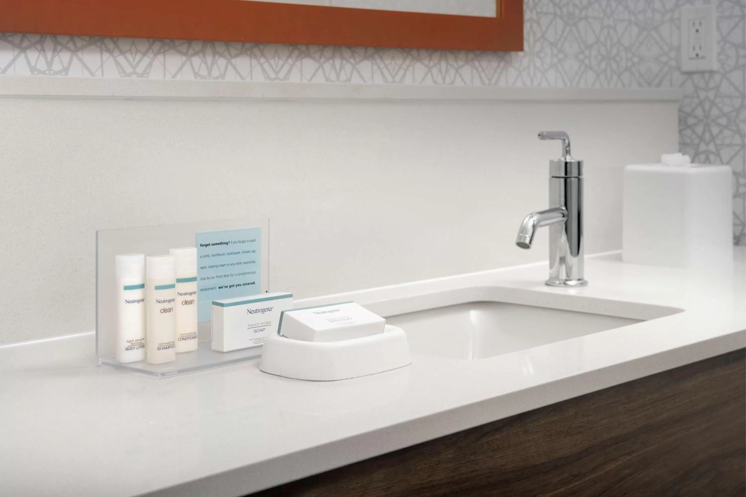 Bathroom in Hampton Inn Baltimore-Downtown-Convention Center