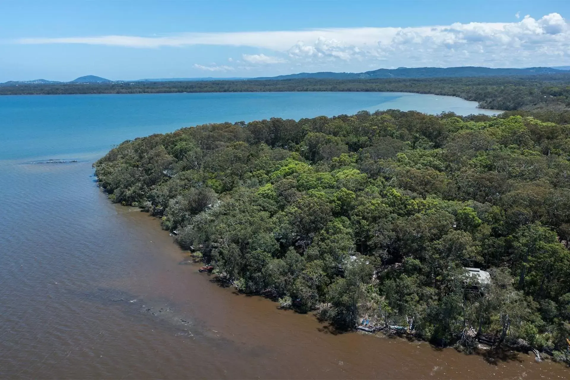 Natural landscape, Bird's-eye View in Eumarella Shores Noosa Lake Retreat