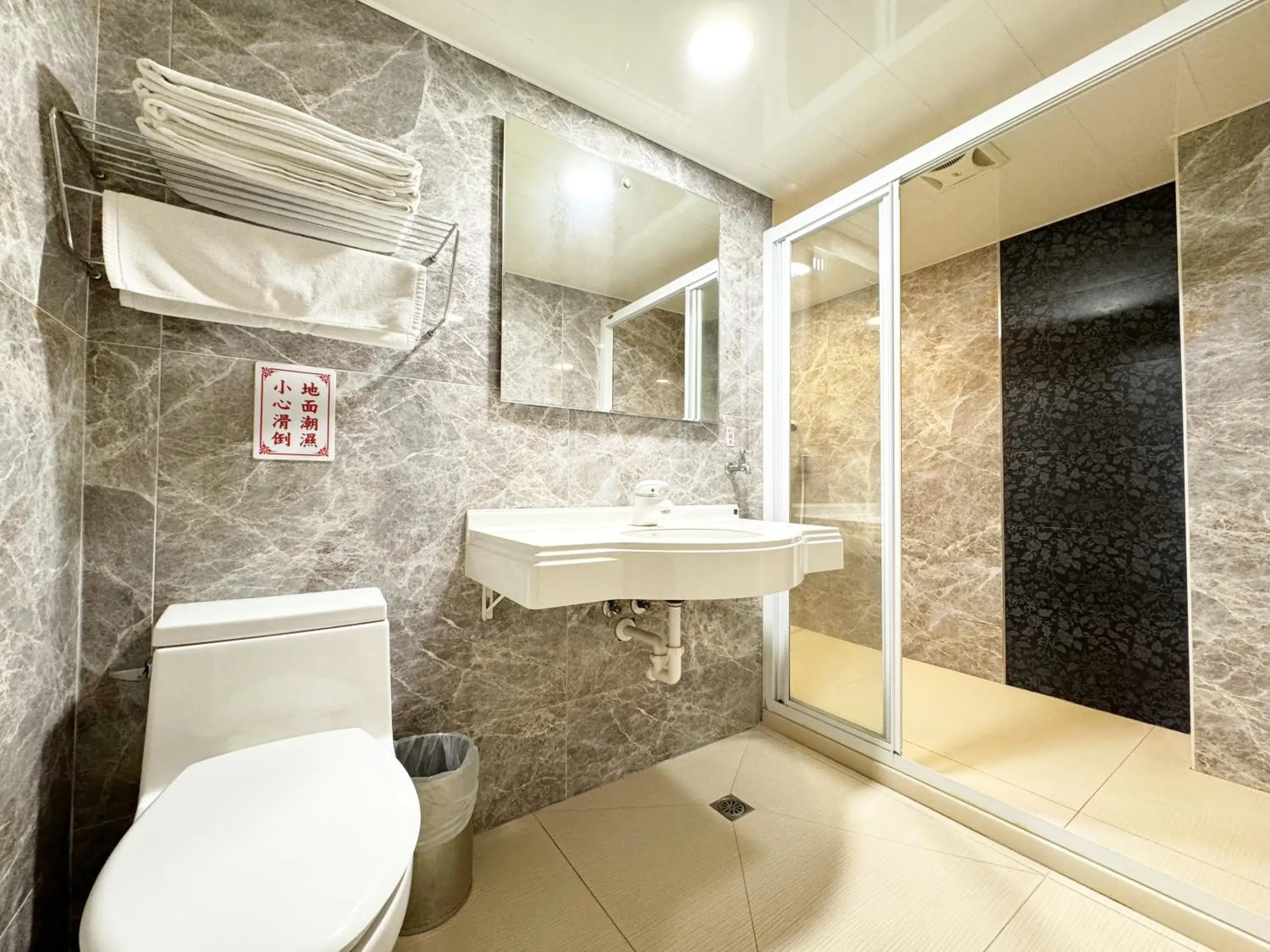 Toilet, Bathroom in Ai-Lai Fashion Hotel