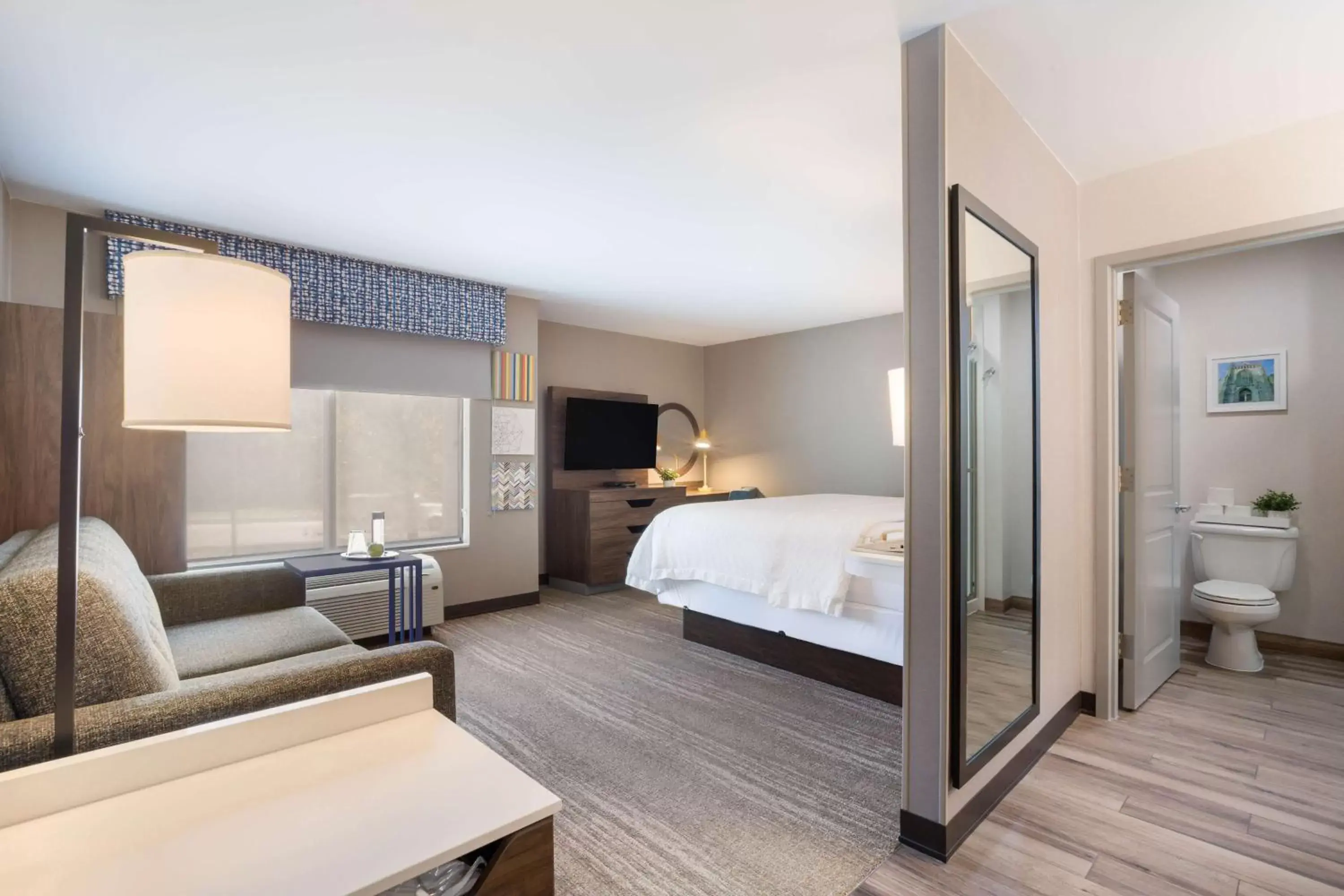 Living room, Bed in Hampton Inn Princeton Living room, Bed in Hampton Inn Princeton