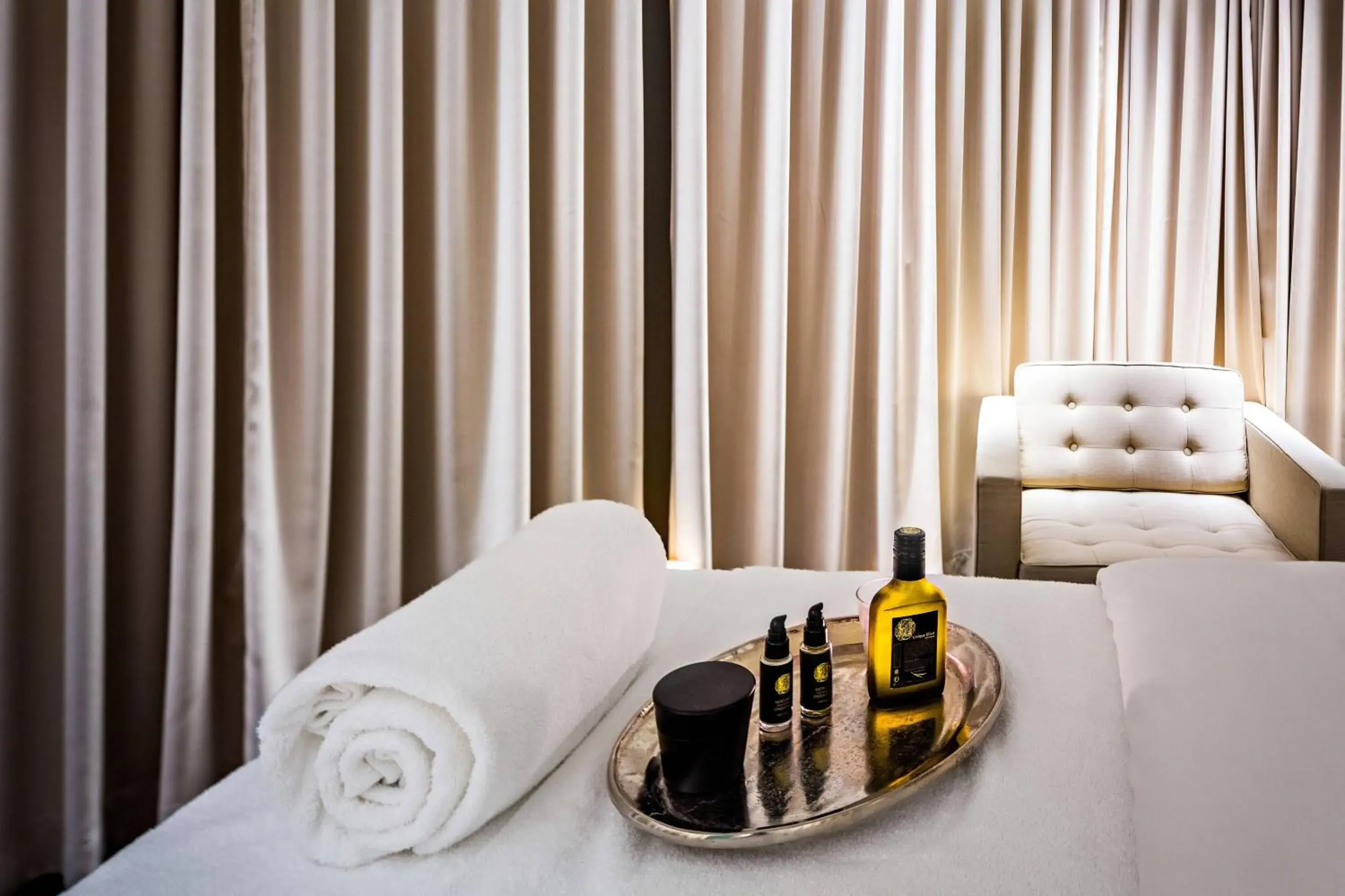 Spa and wellness centre/facilities in Prince de Galles, a Luxury Collection hotel, Paris