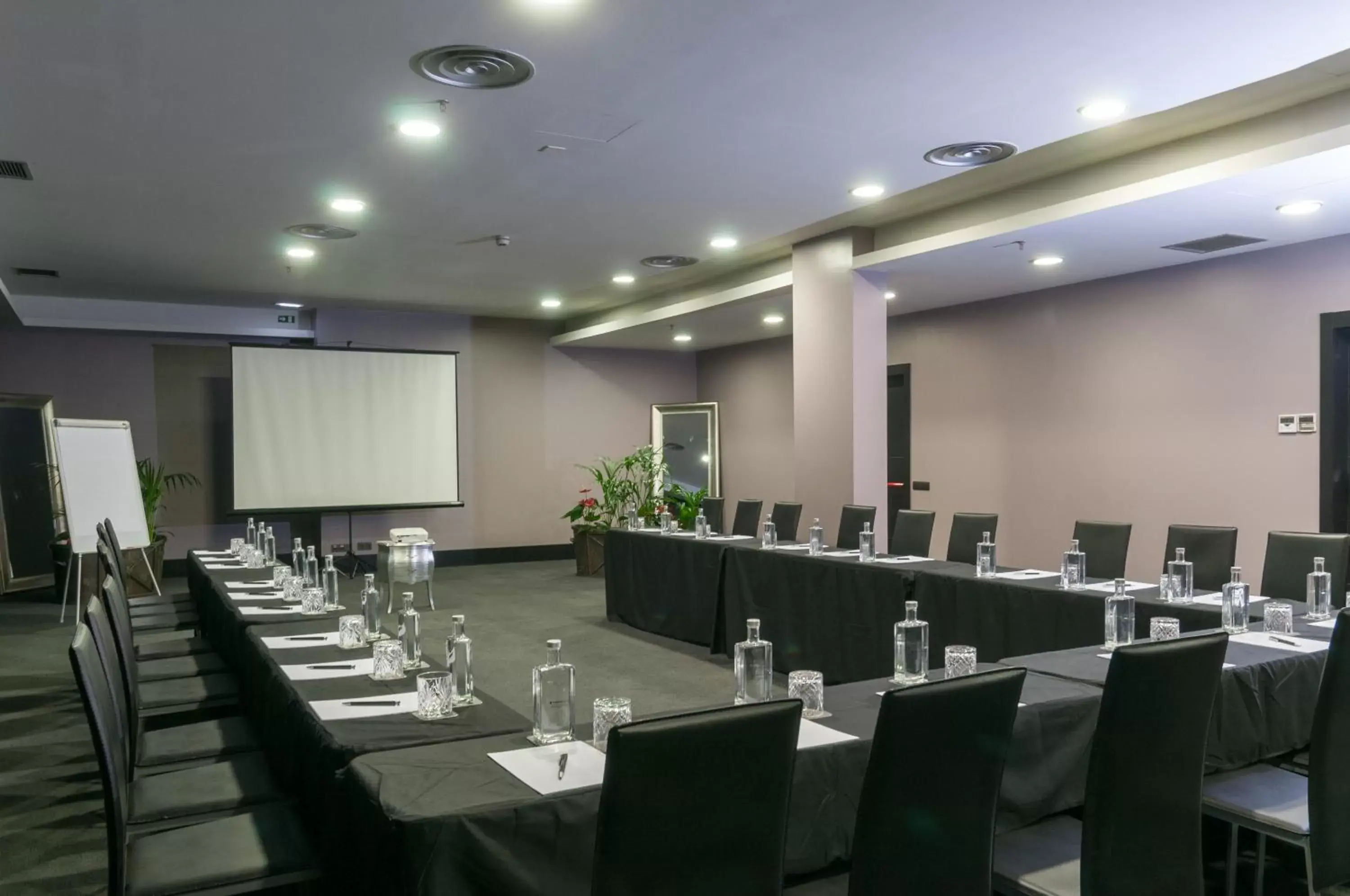 Meeting/conference room in 138 Liberdade Hotel