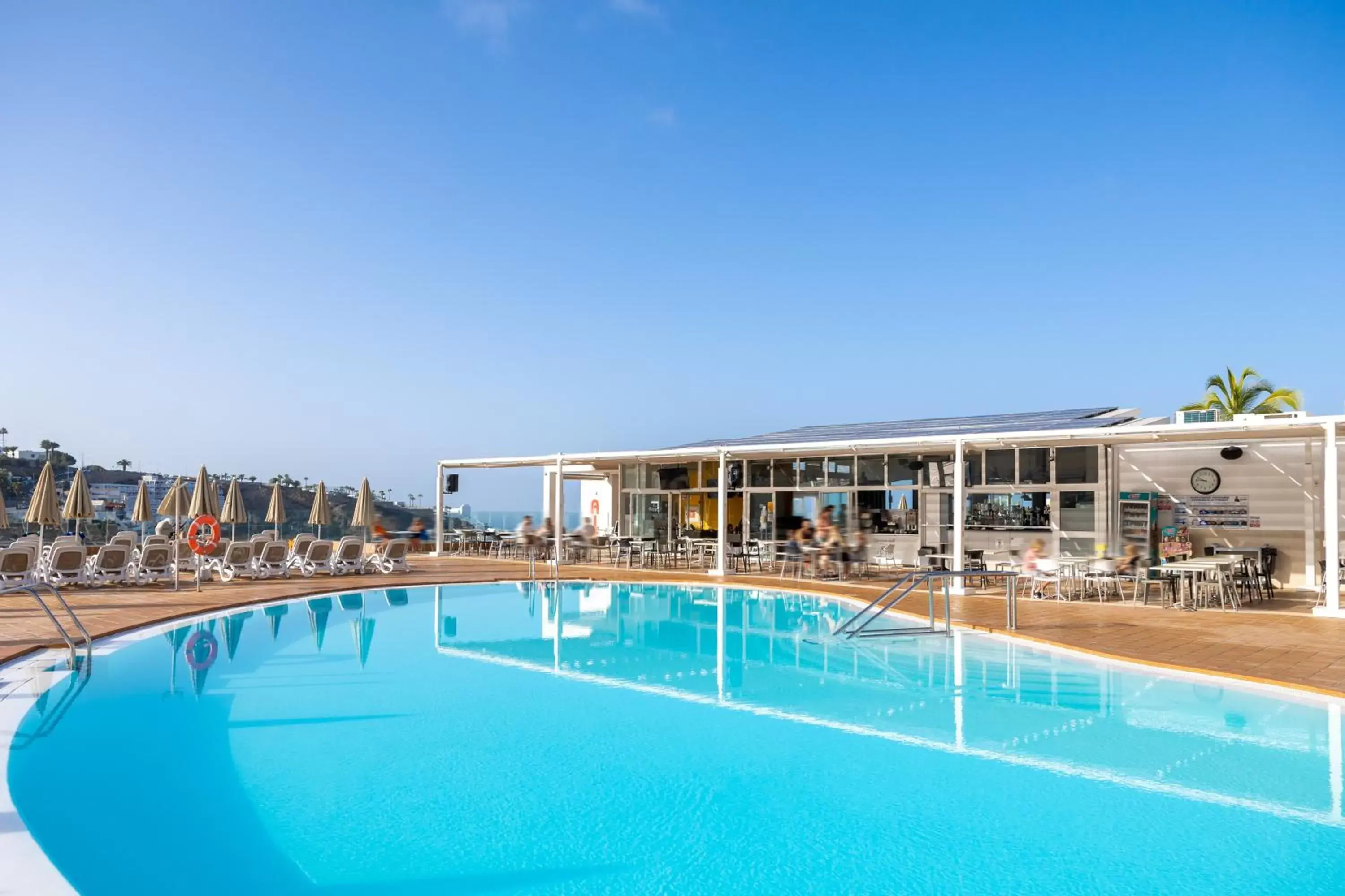 Swimming Pool in Hotel Altamadores