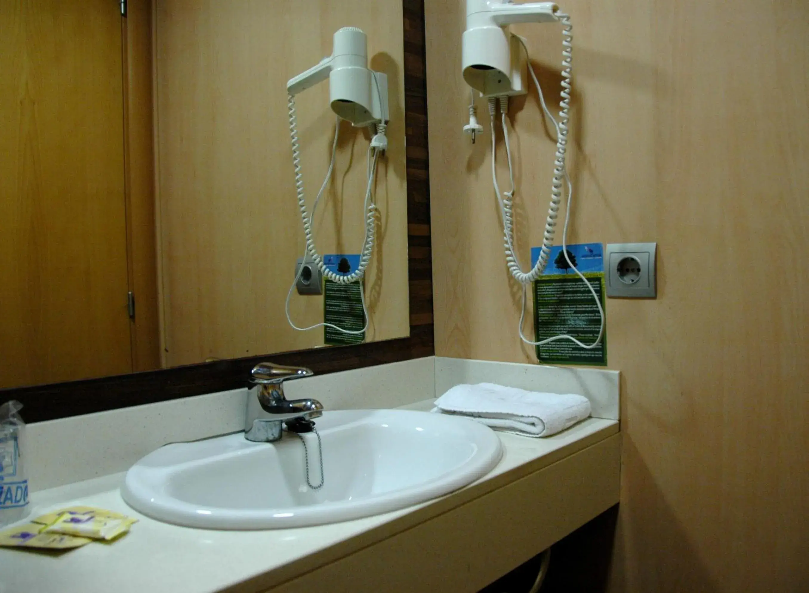Bathroom in Evenia President