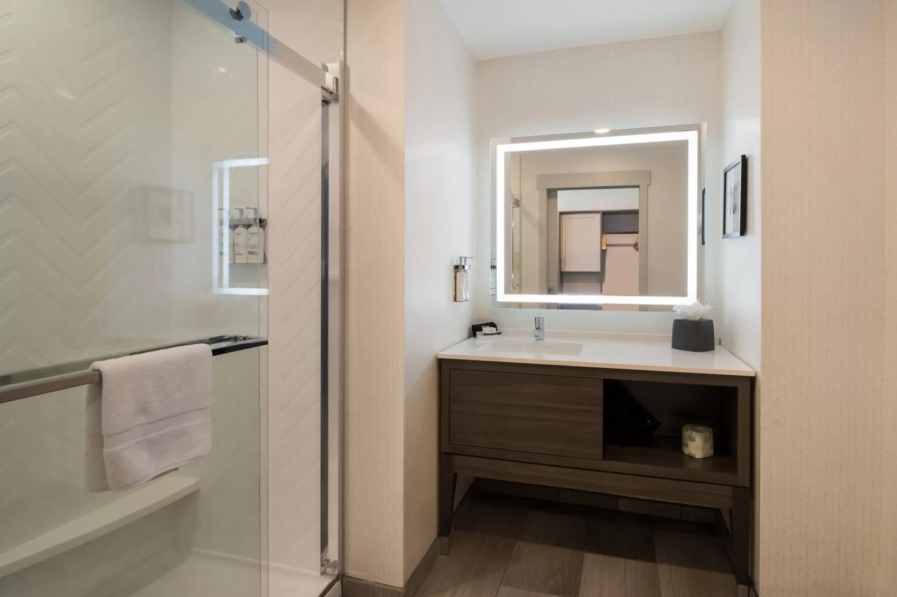 Shower, Bathroom in Holiday Inn & Suites - Mt Juliet Nashville Area, an IHG Hotel