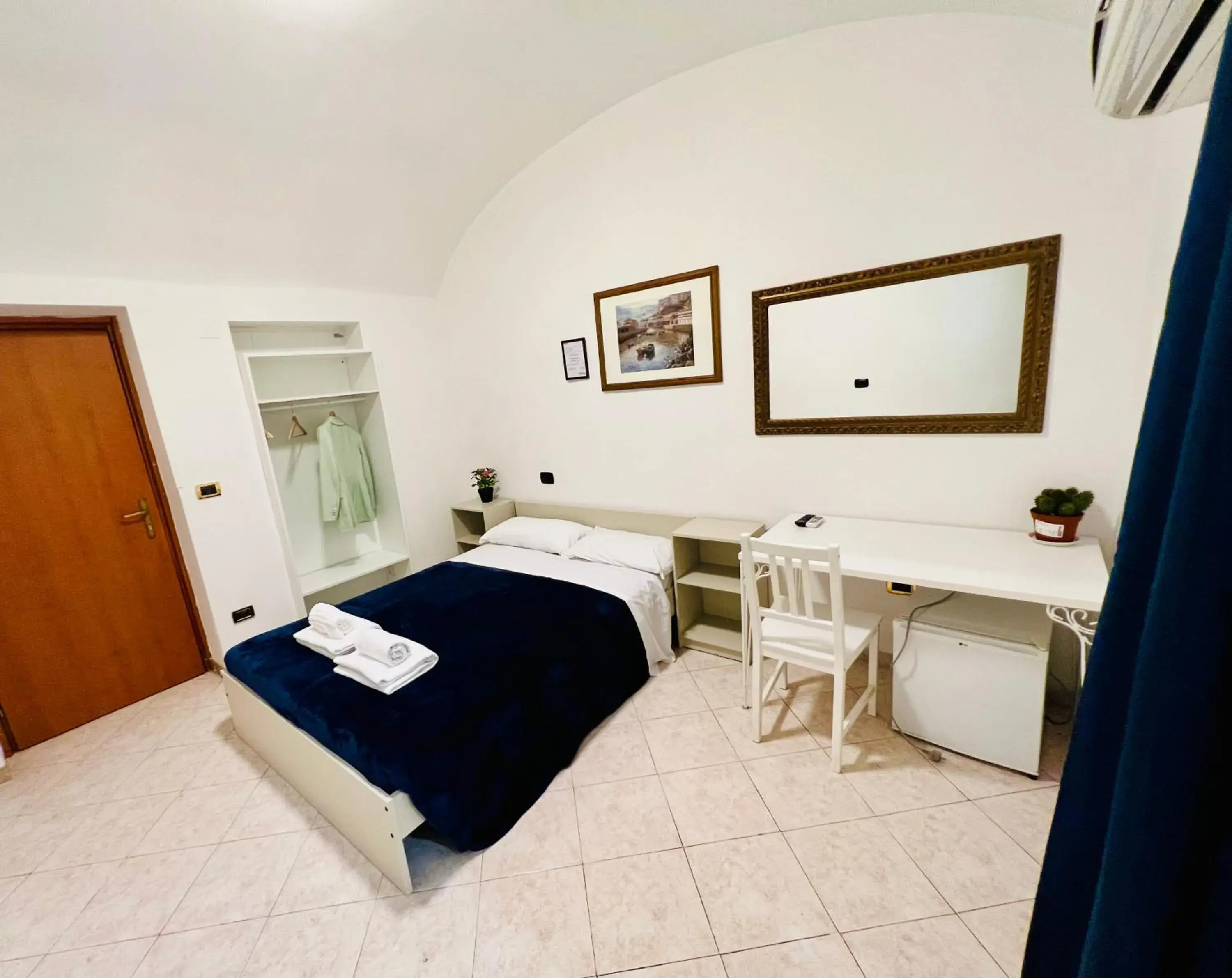 Bed in Hotel Pisa