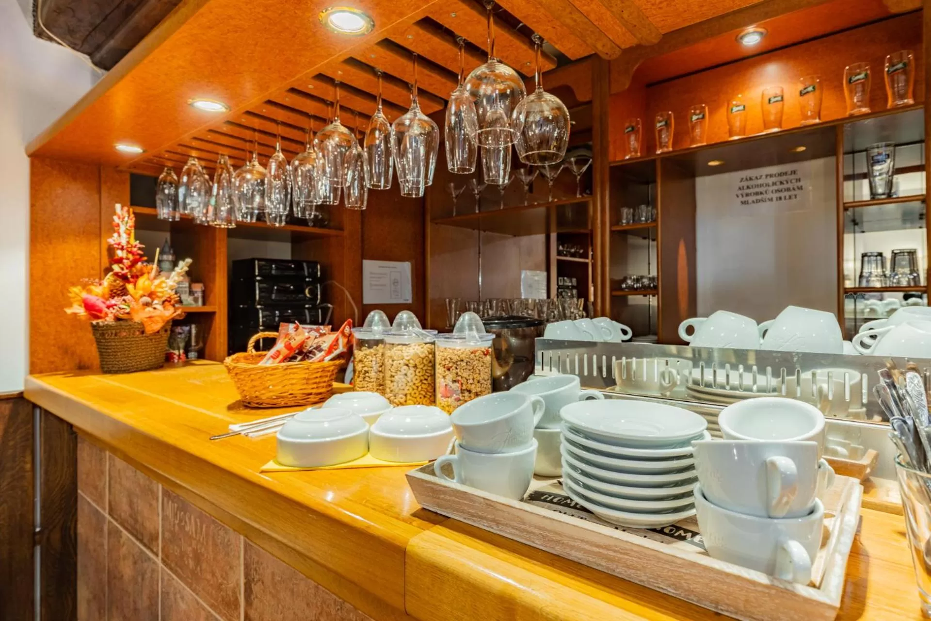 Restaurant/places to eat in Hotel Amadeus