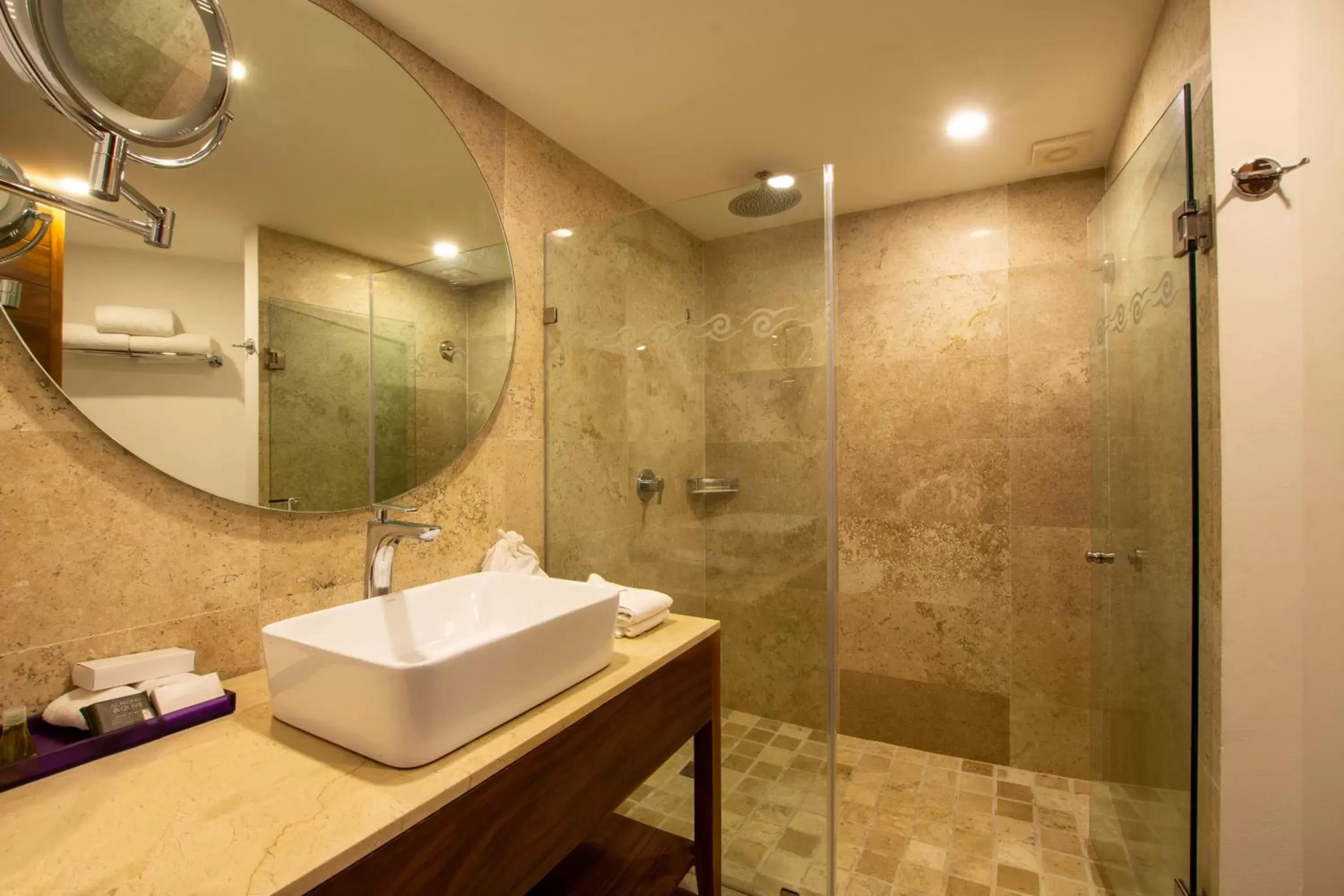 Bathroom in Buenaventura Grand Hotel & Great Moments - All Inclusive