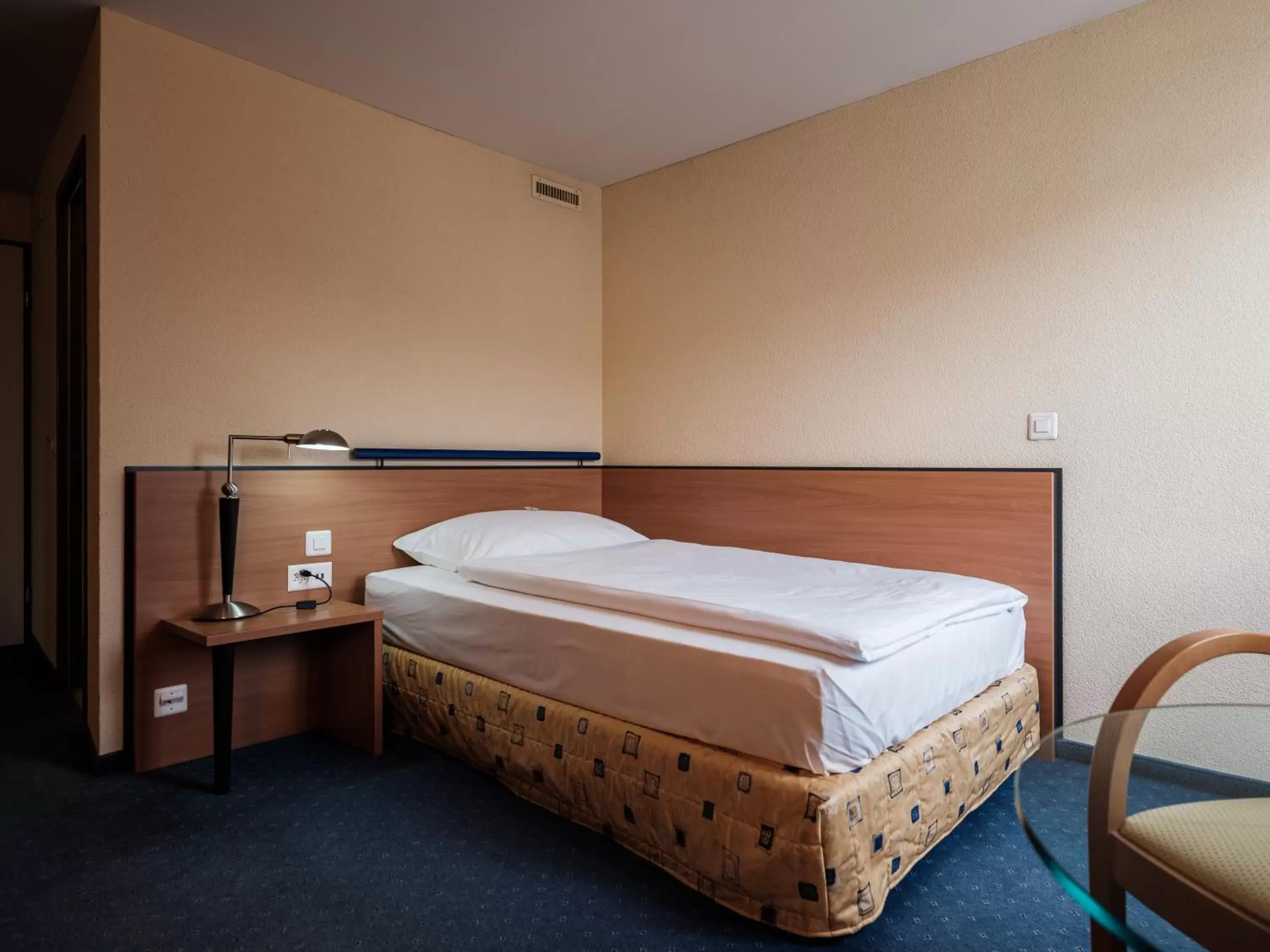 Staff, Bed in Hotel Engel Business & Lifestyle