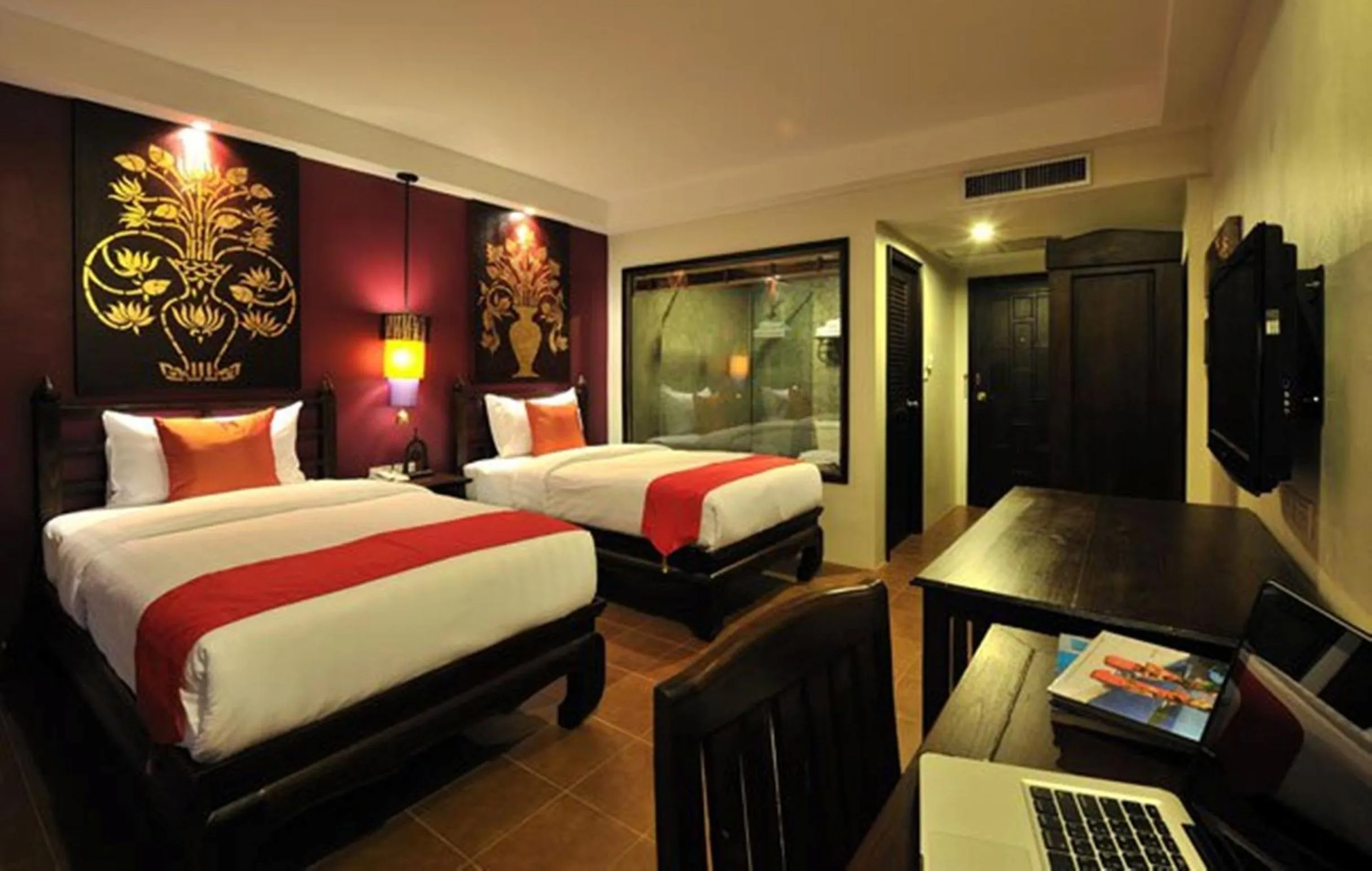 Bedroom, Bed in Siralanna Hotel