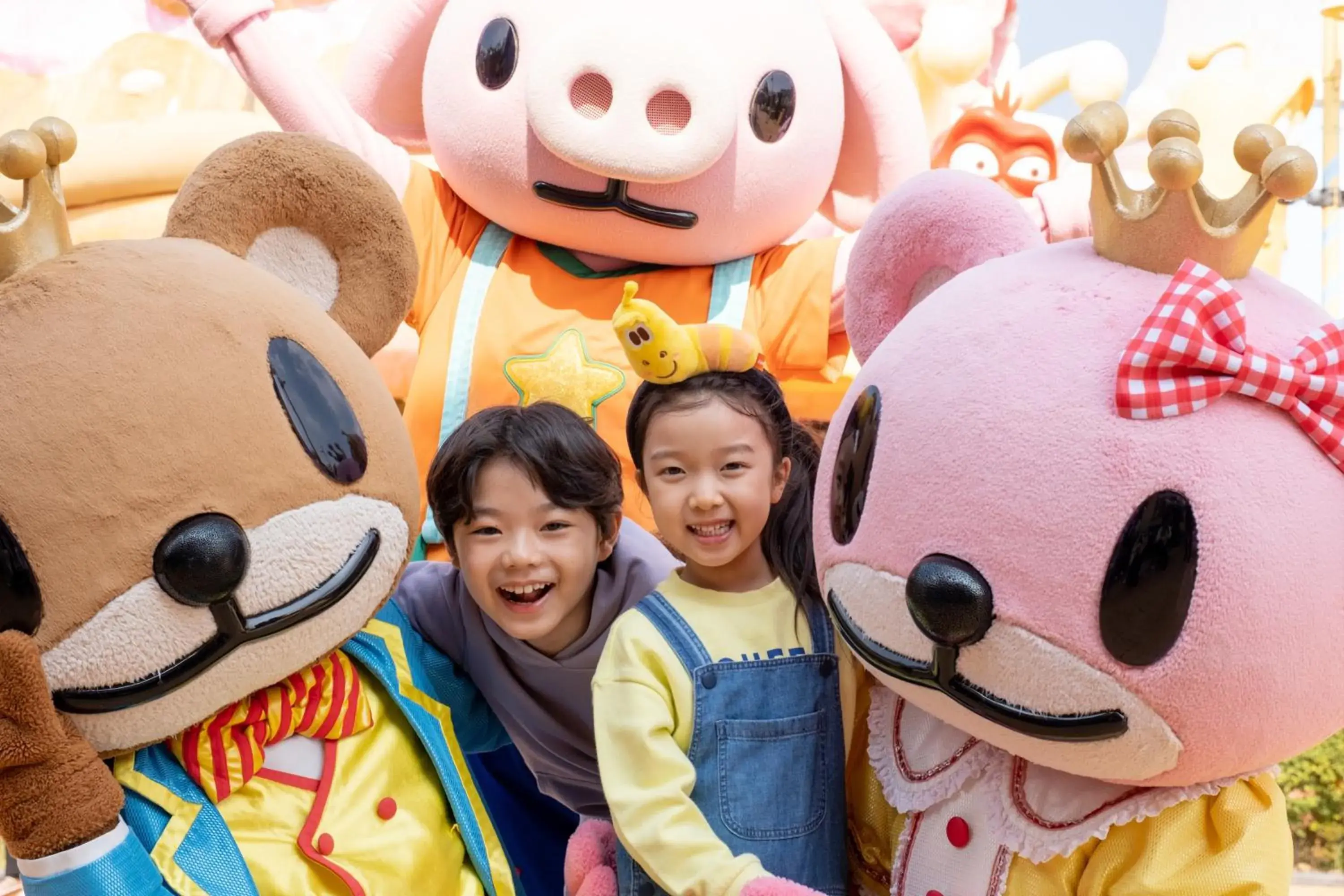 Children in Somerset Jeju Shinhwa World