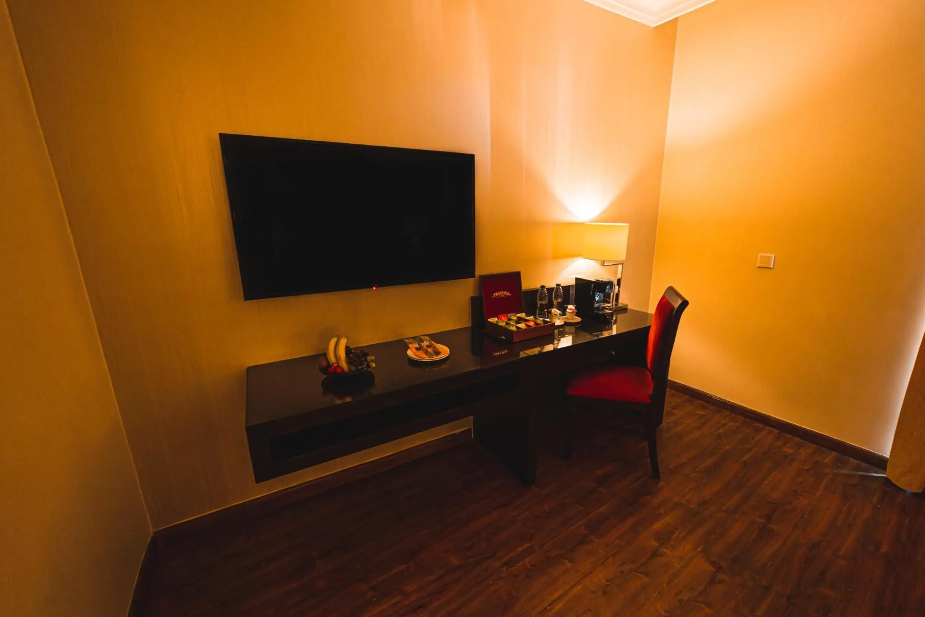 TV and multimedia, TV/Entertainment Center in Oryx Aqaba