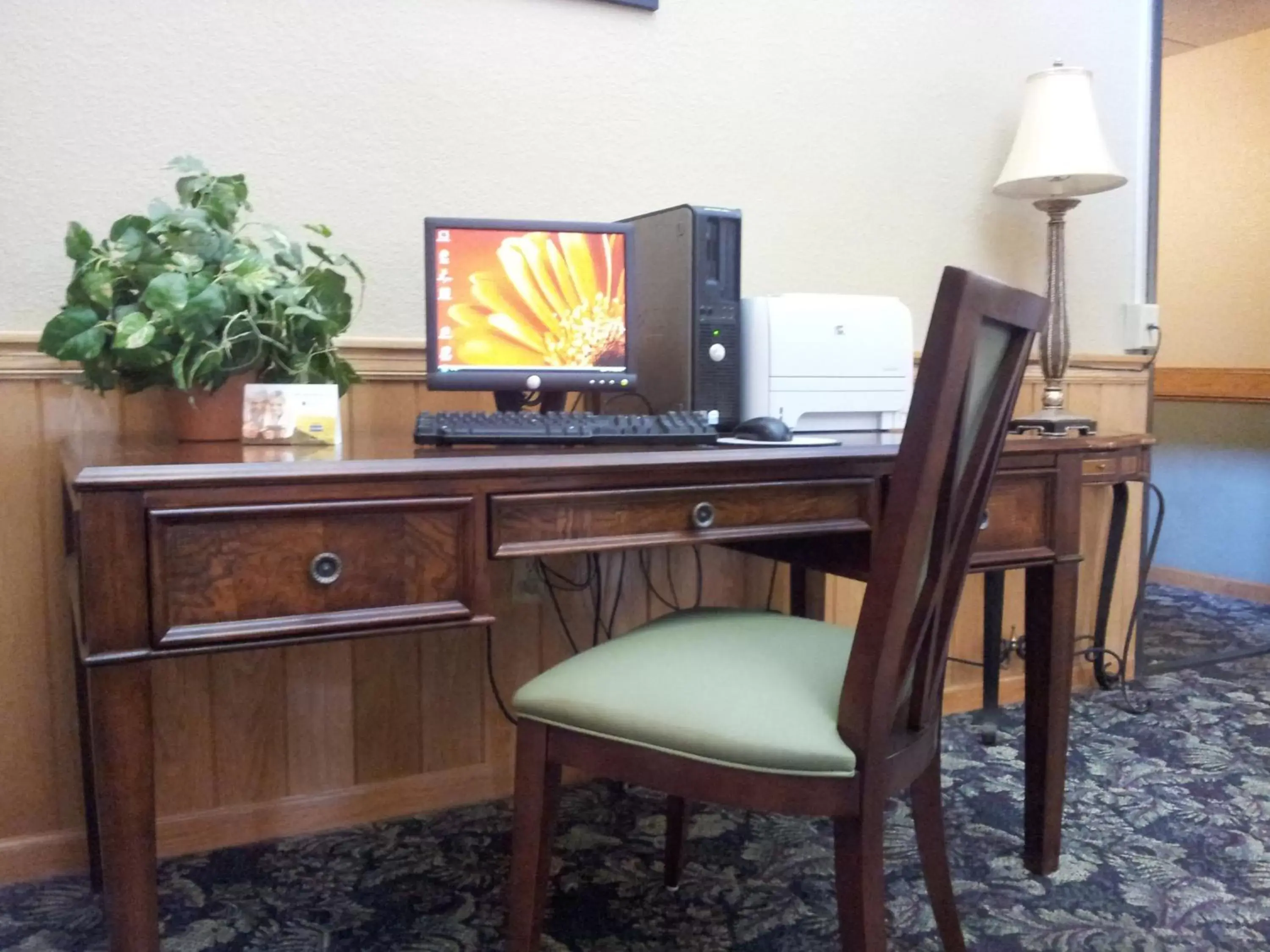 Business facilities, TV/Entertainment Center in Cobblestone Hotel & Suites - Wisconsin Rapids