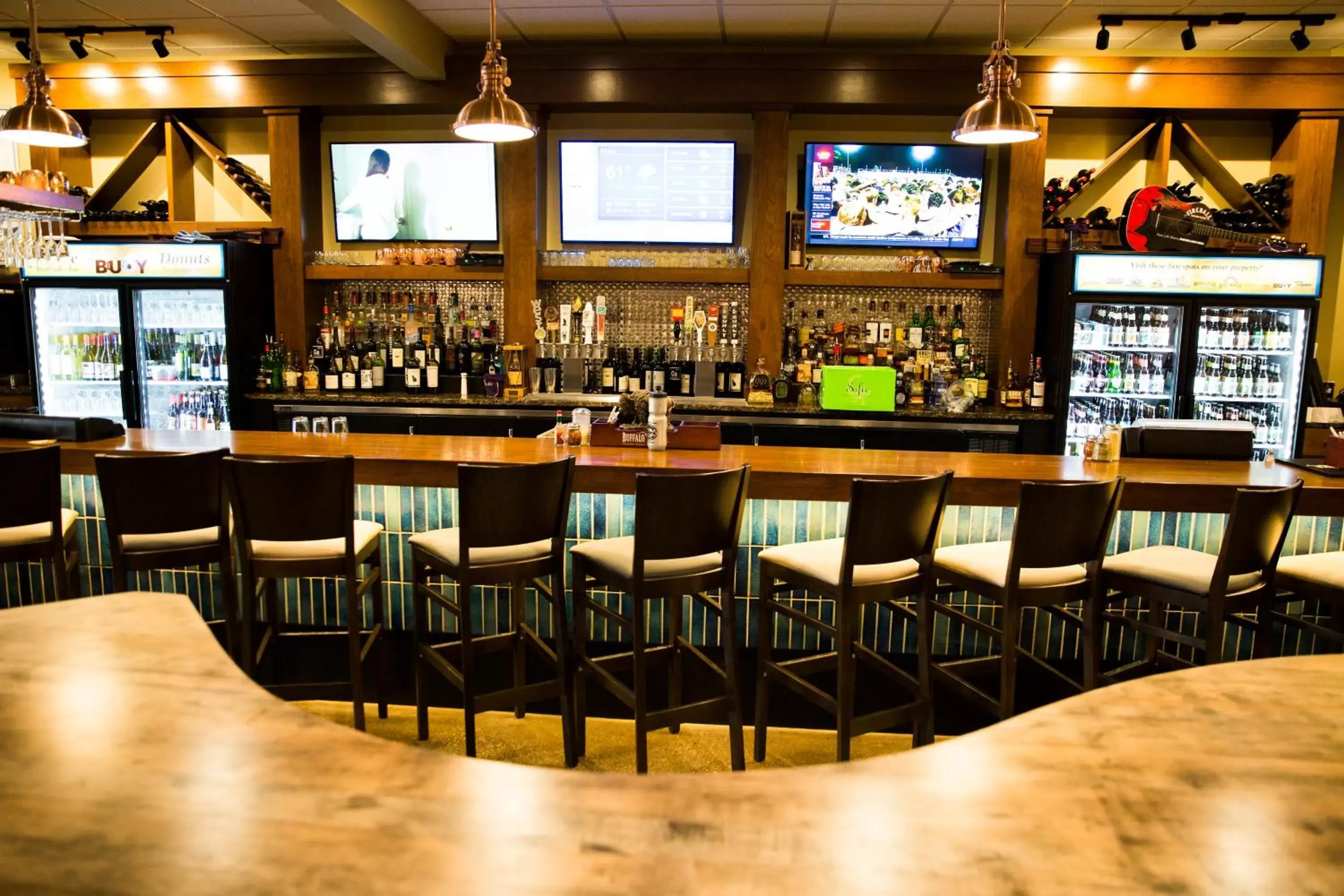 Restaurant/places to eat, Lounge/Bar in Bridges Bay Resort