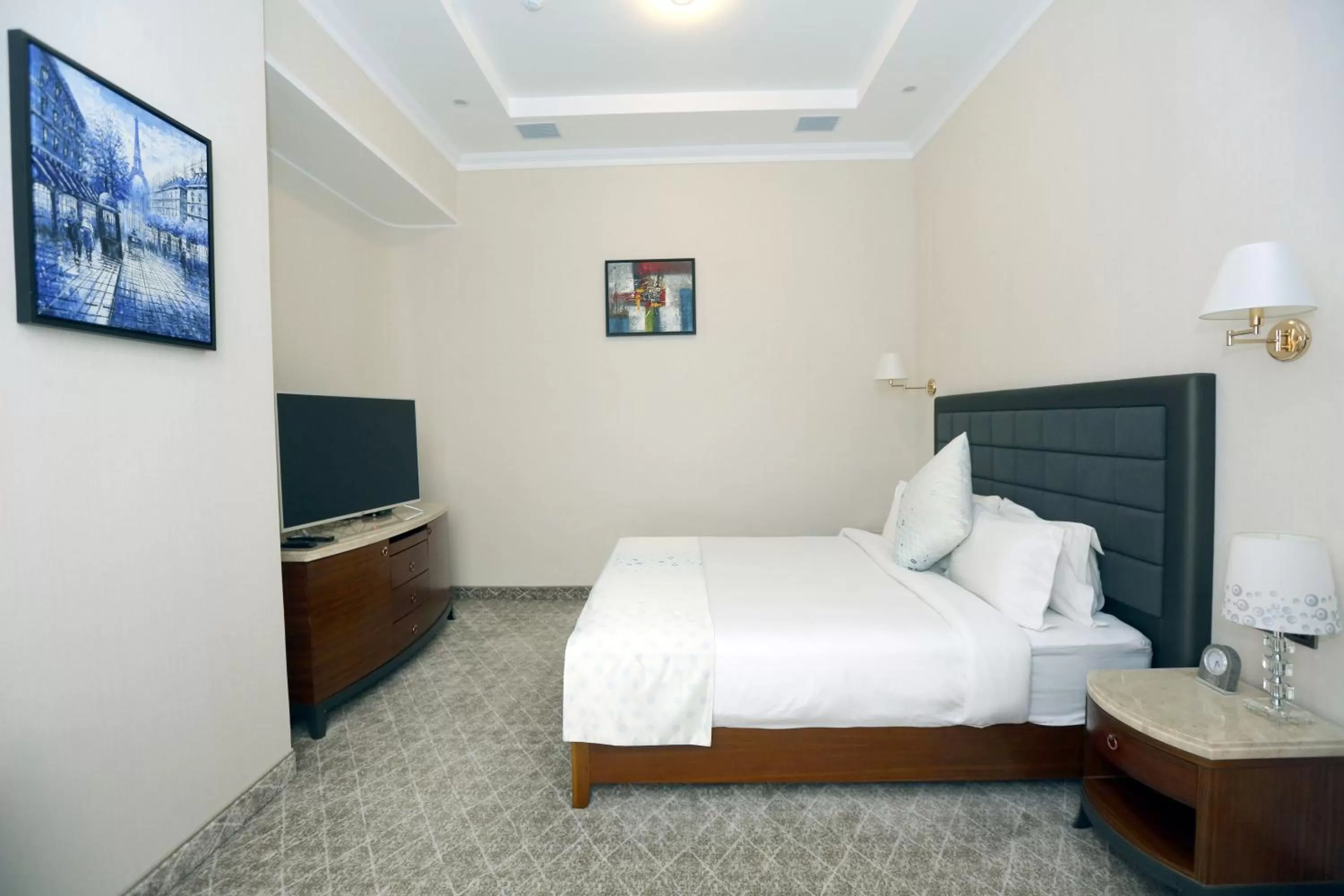 Bed in Parliament Palace Hotel