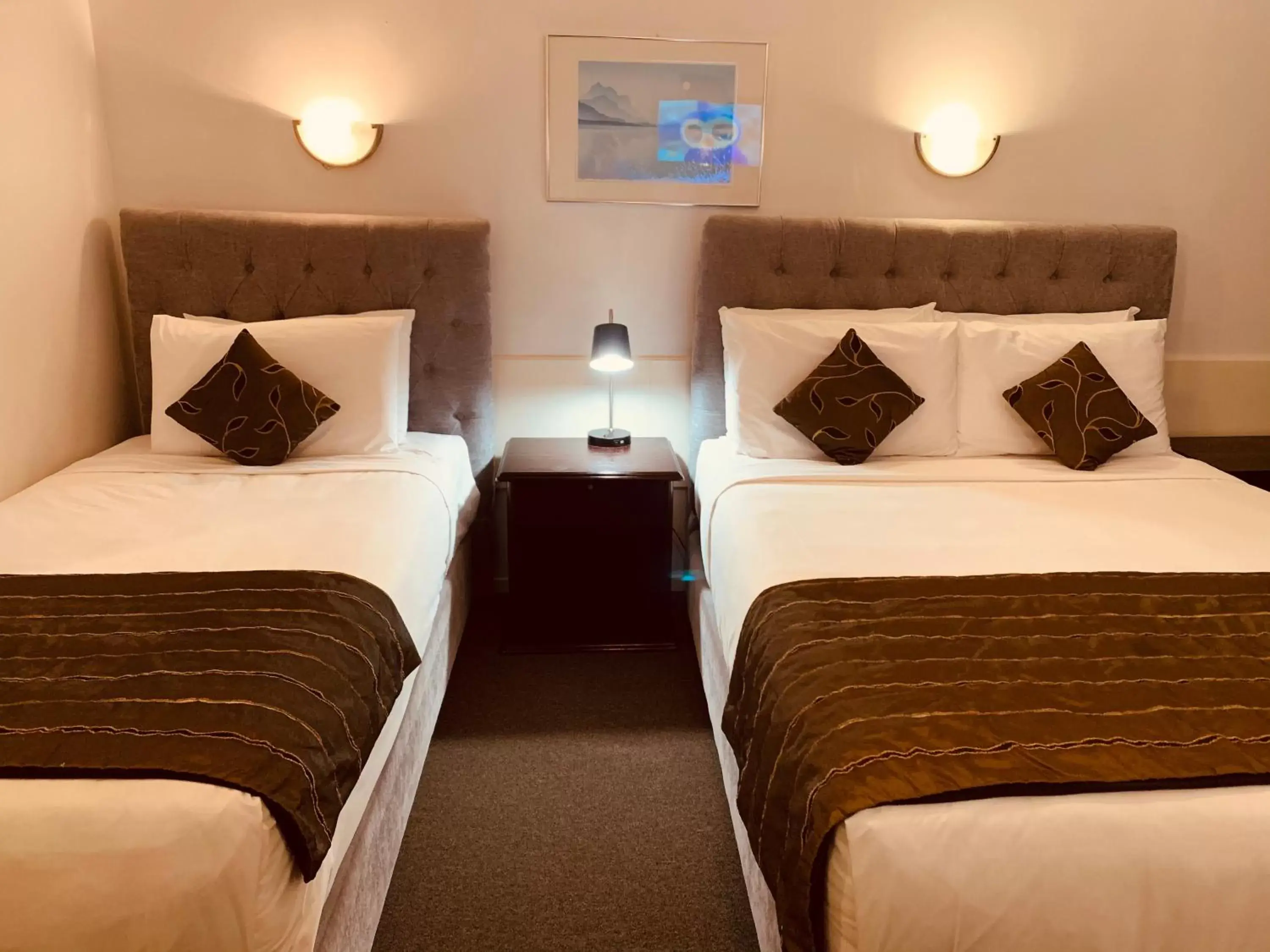 Bed in Alpers Lodge & Conference Centre