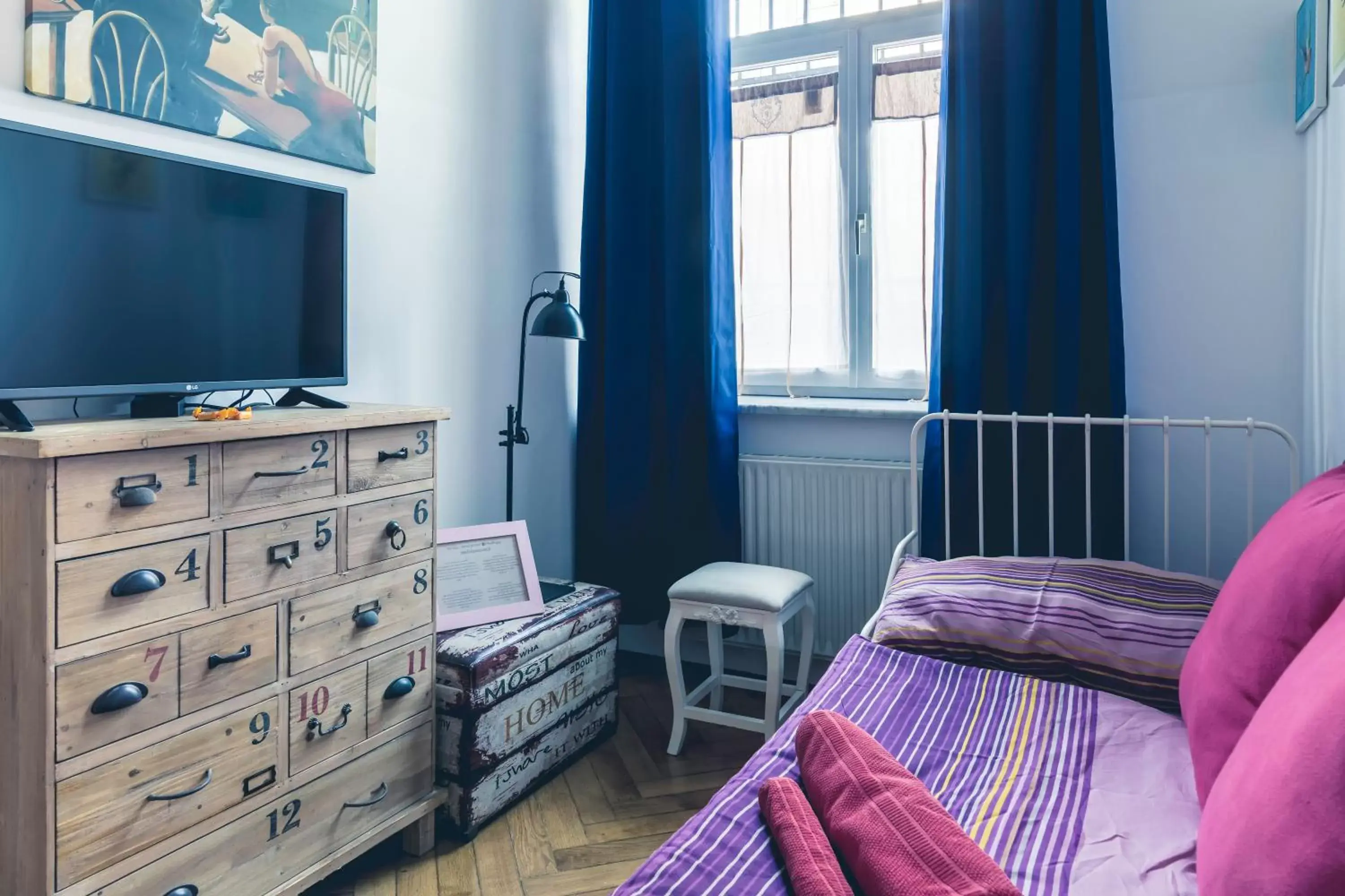 Photo of the whole room, TV/Entertainment Center in Bolzano Rooms