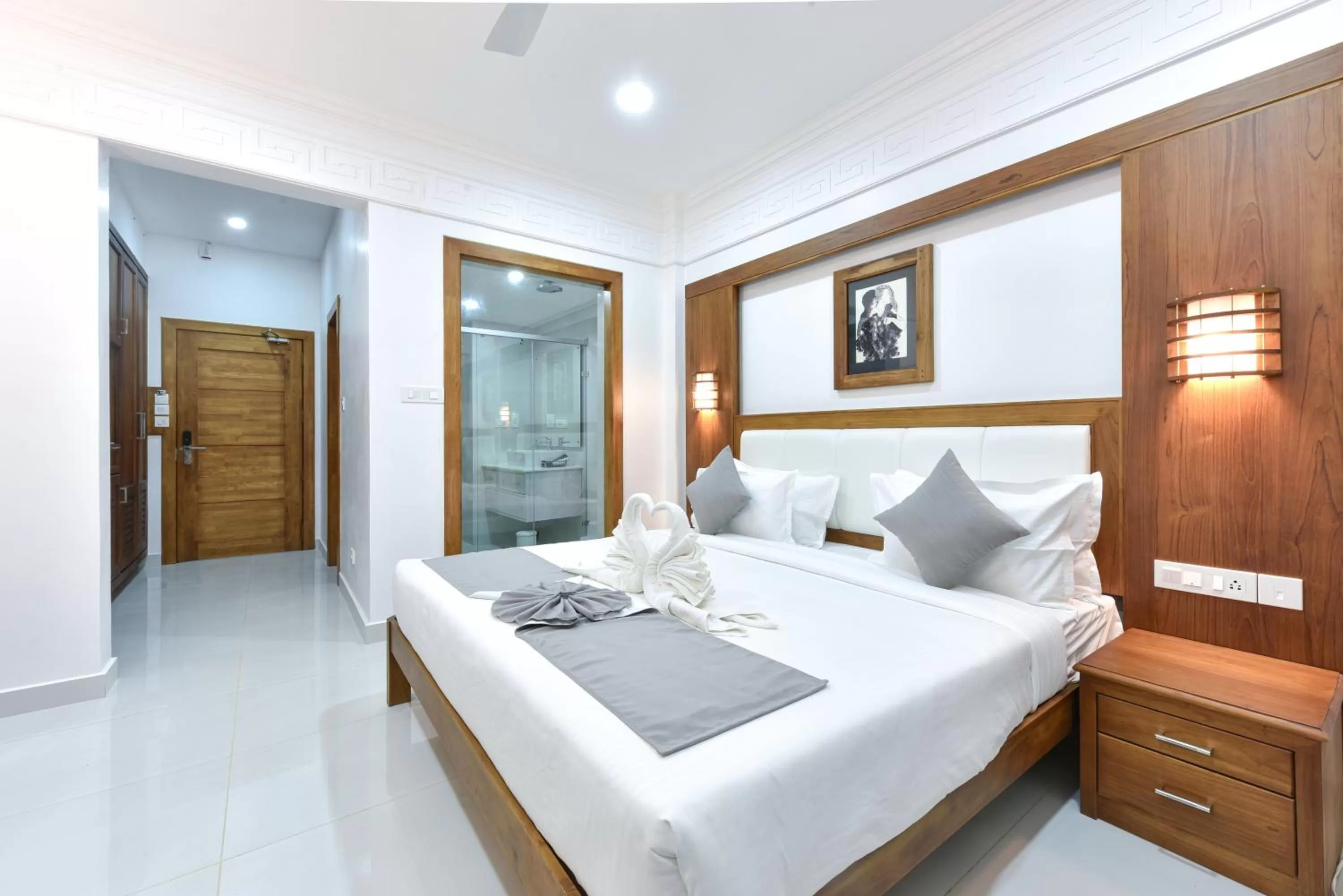 Bed in HOTEL WHITE HOUSE, Munnar