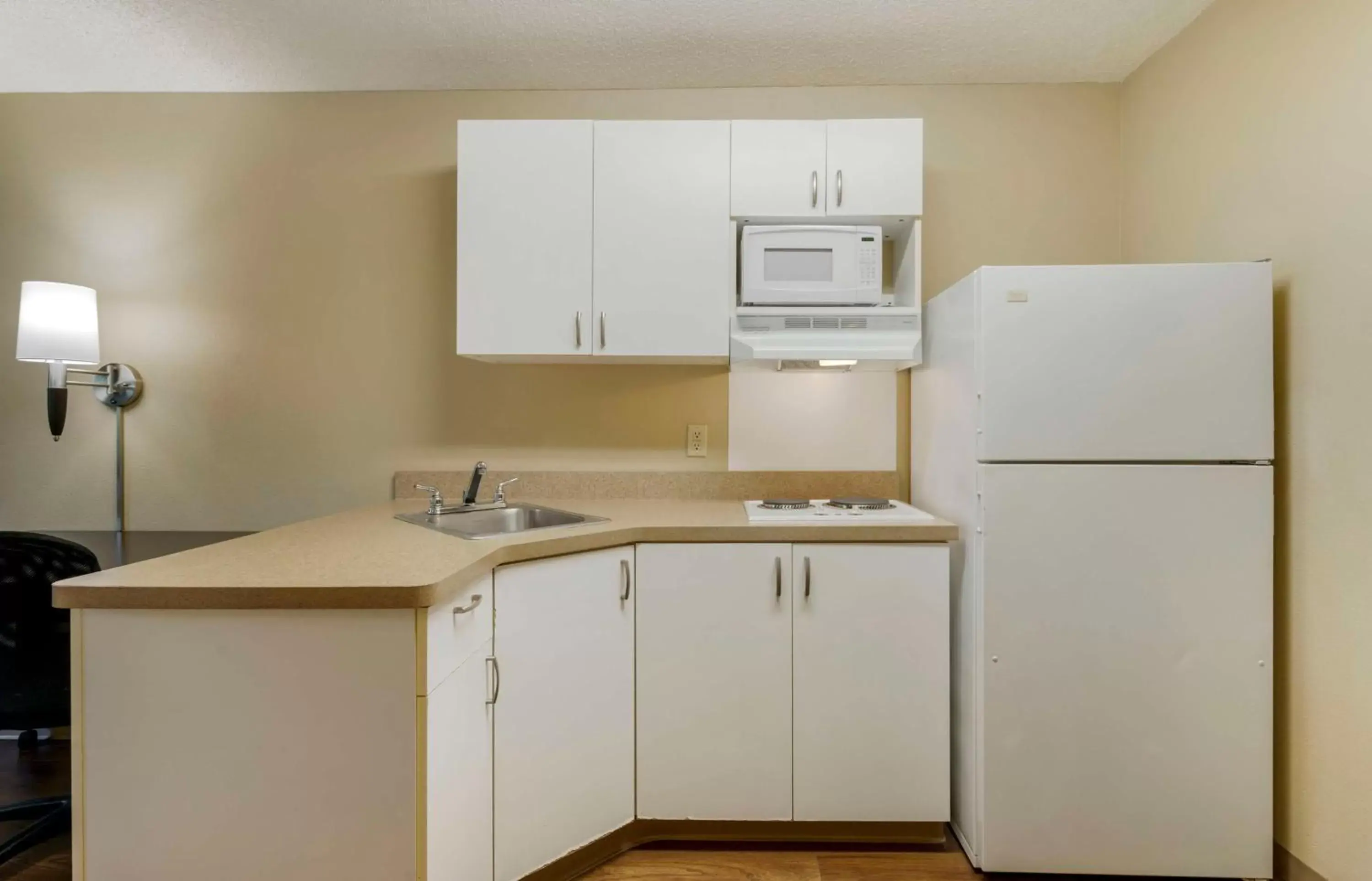Bedroom, Kitchen/Kitchenette in Extended Stay America Suites - San Jose - Santa Clara