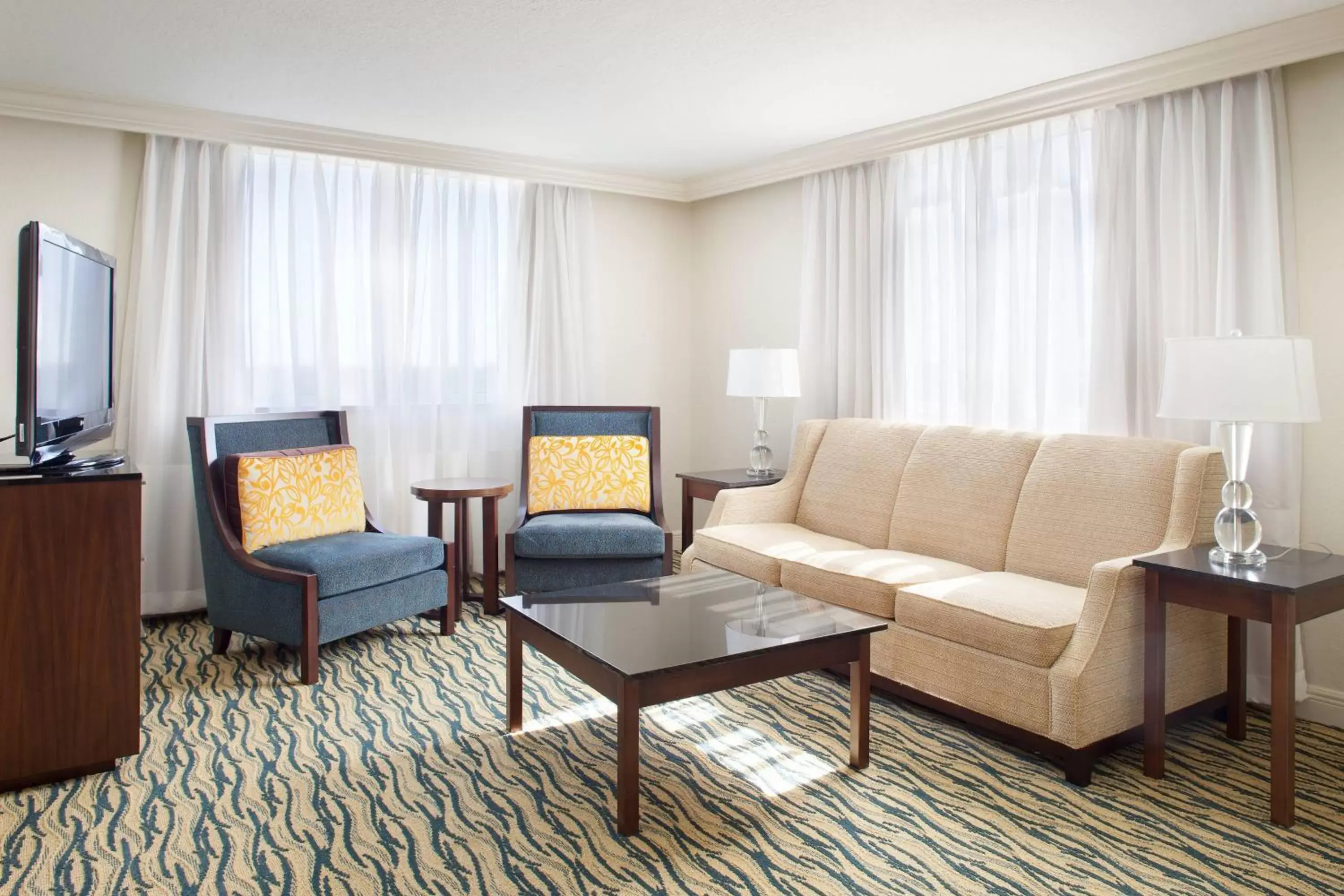 Living room, Seating Area in Marriott Sanibel Harbour Resort & Spa