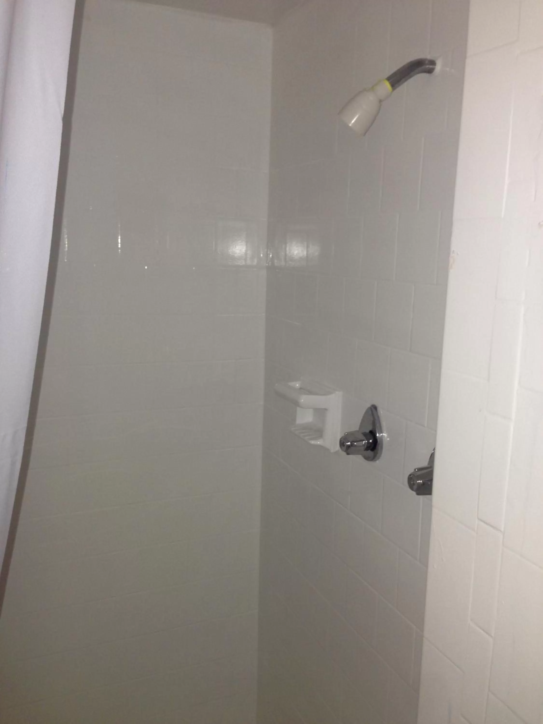 Bathroom in Americas Best Value Inn - Downtown Oakland/Lake Merritt