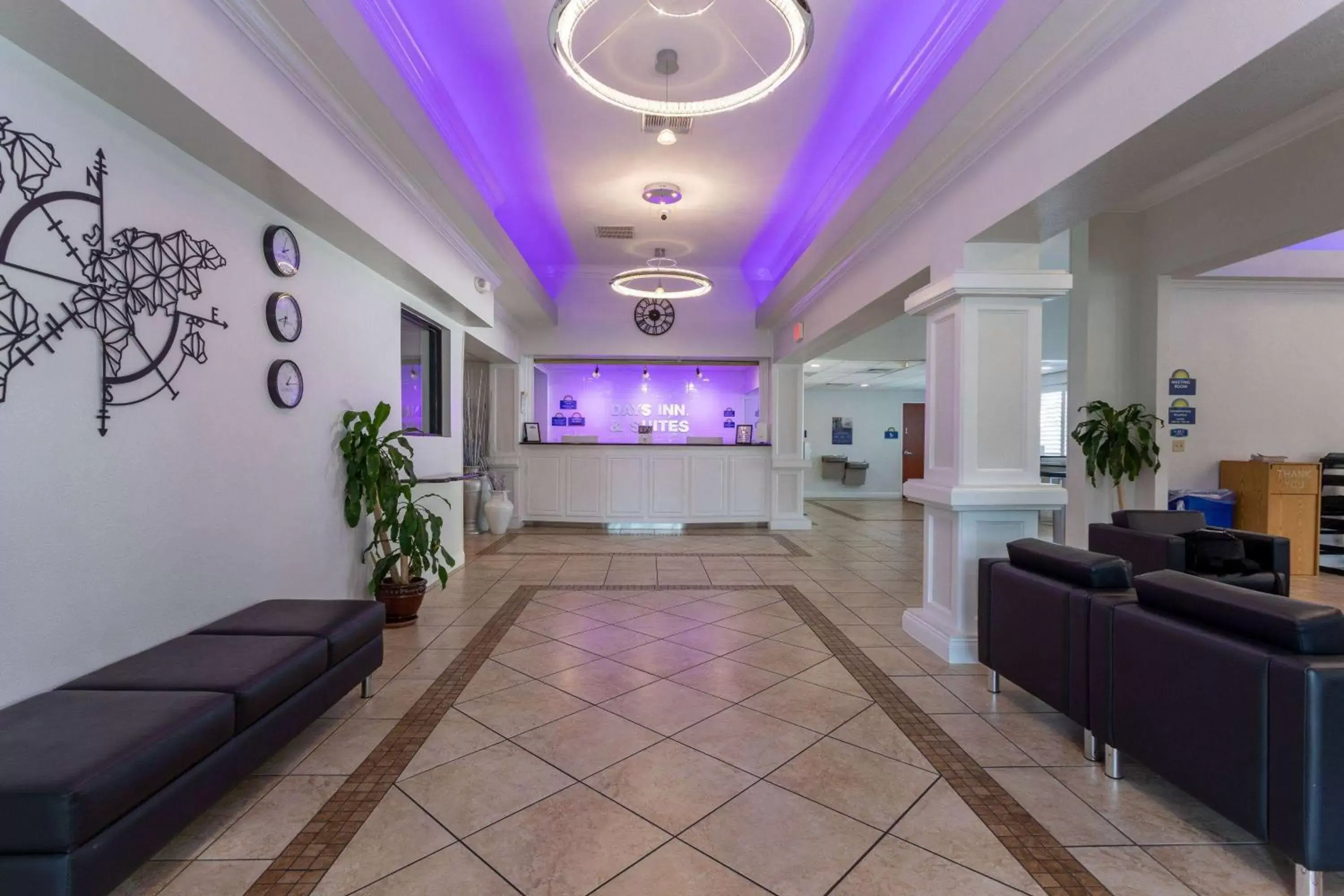 Lobby or reception, Lobby/Reception in Days Inn & Suites by Wyndham Lakeland