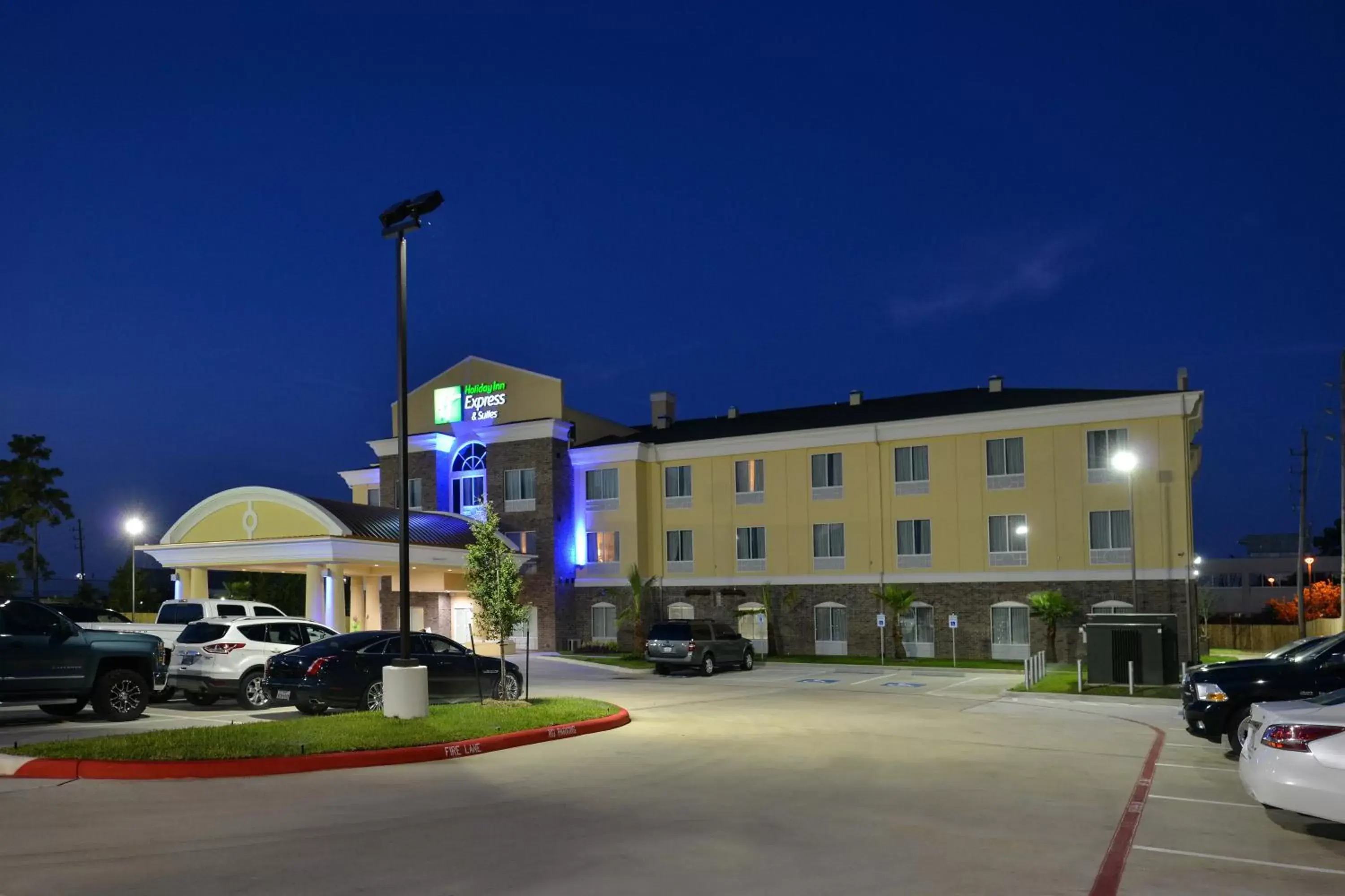 Property Building in Holiday Inn Express Tomball, an IHG Hotel