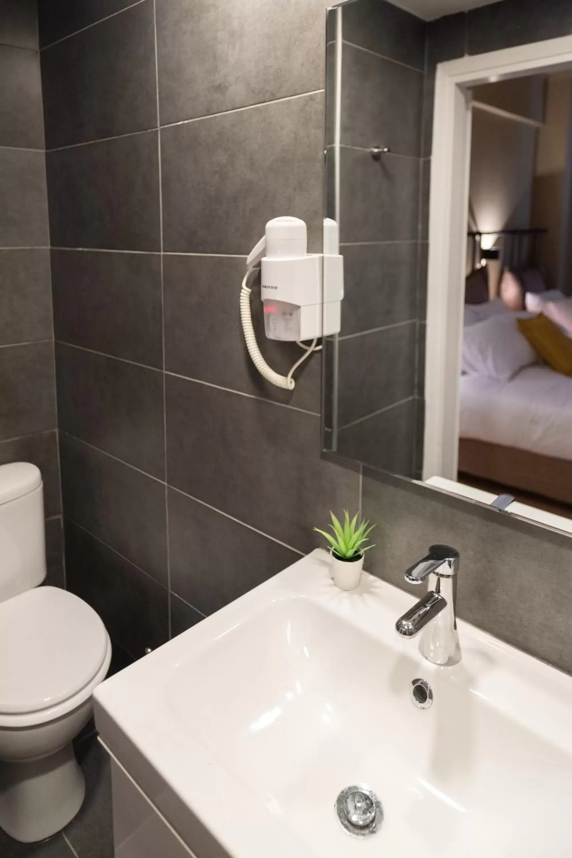 Bathroom in HOTEL_TIER