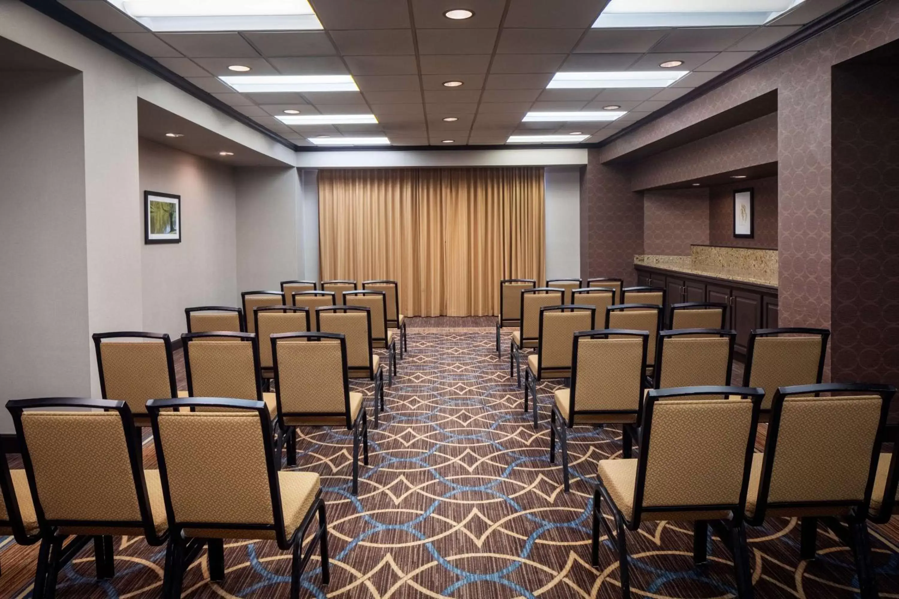 Meeting/conference room in DoubleTree by Hilton Silver Spring Washington DC North