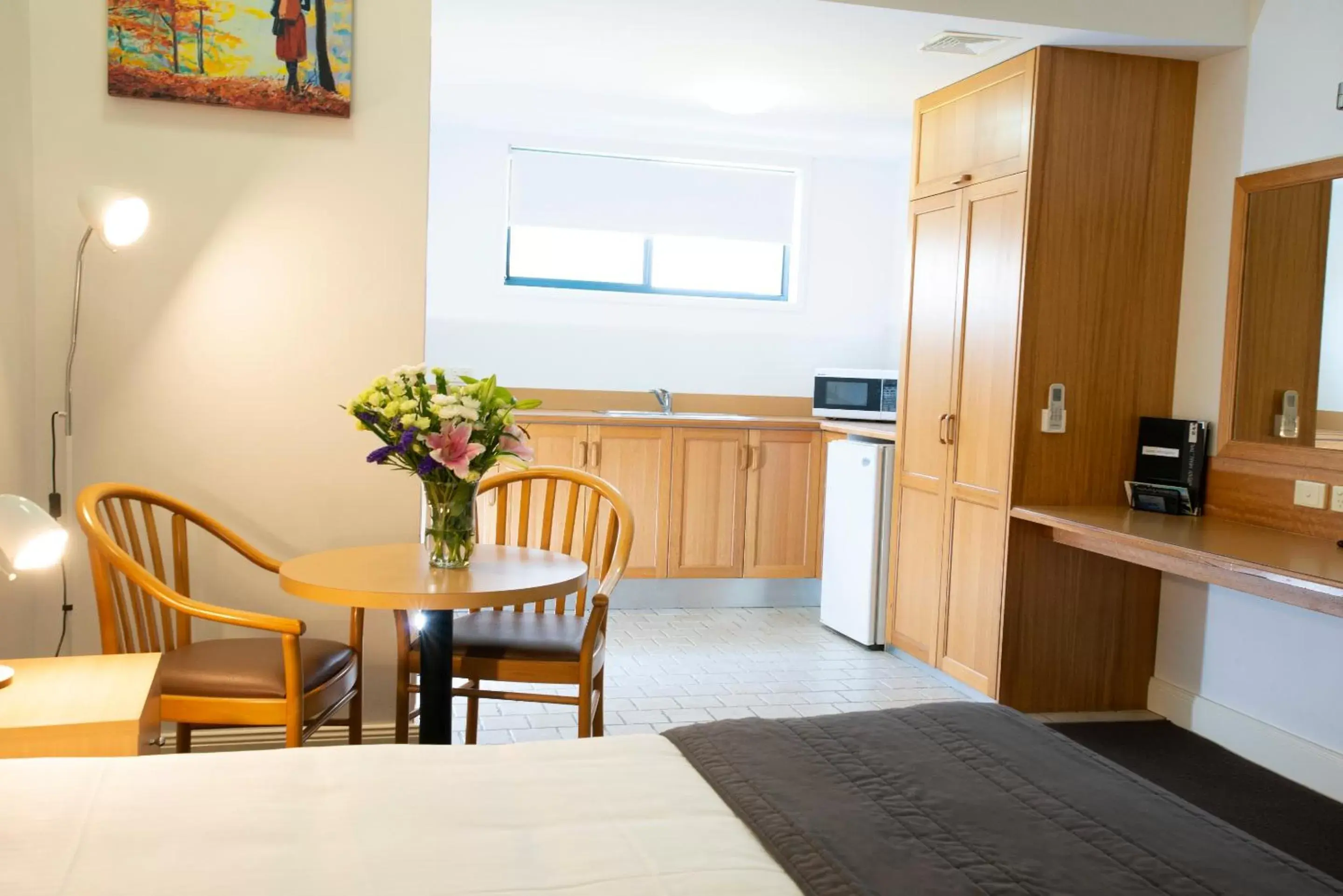 Kitchen or kitchenette in Rockpool Motor Inn