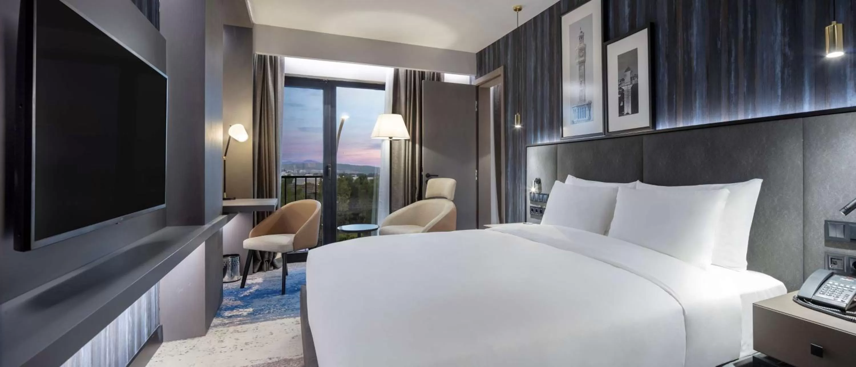 Photo of the whole room, Bed in Radisson Hotel Izmir Aliaga