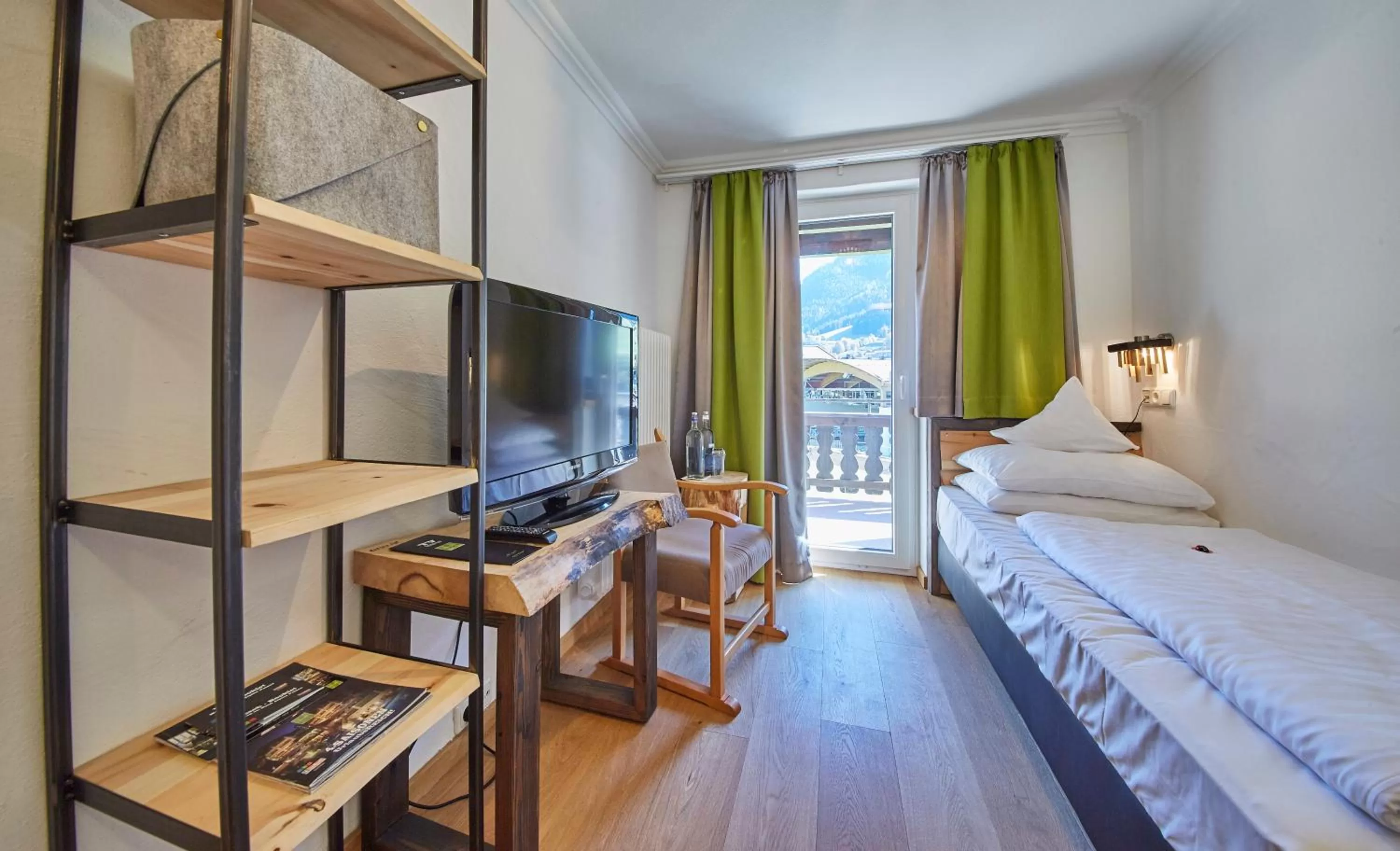 Bedroom, Bed in Stammhaus im Hotel Alpine Palace