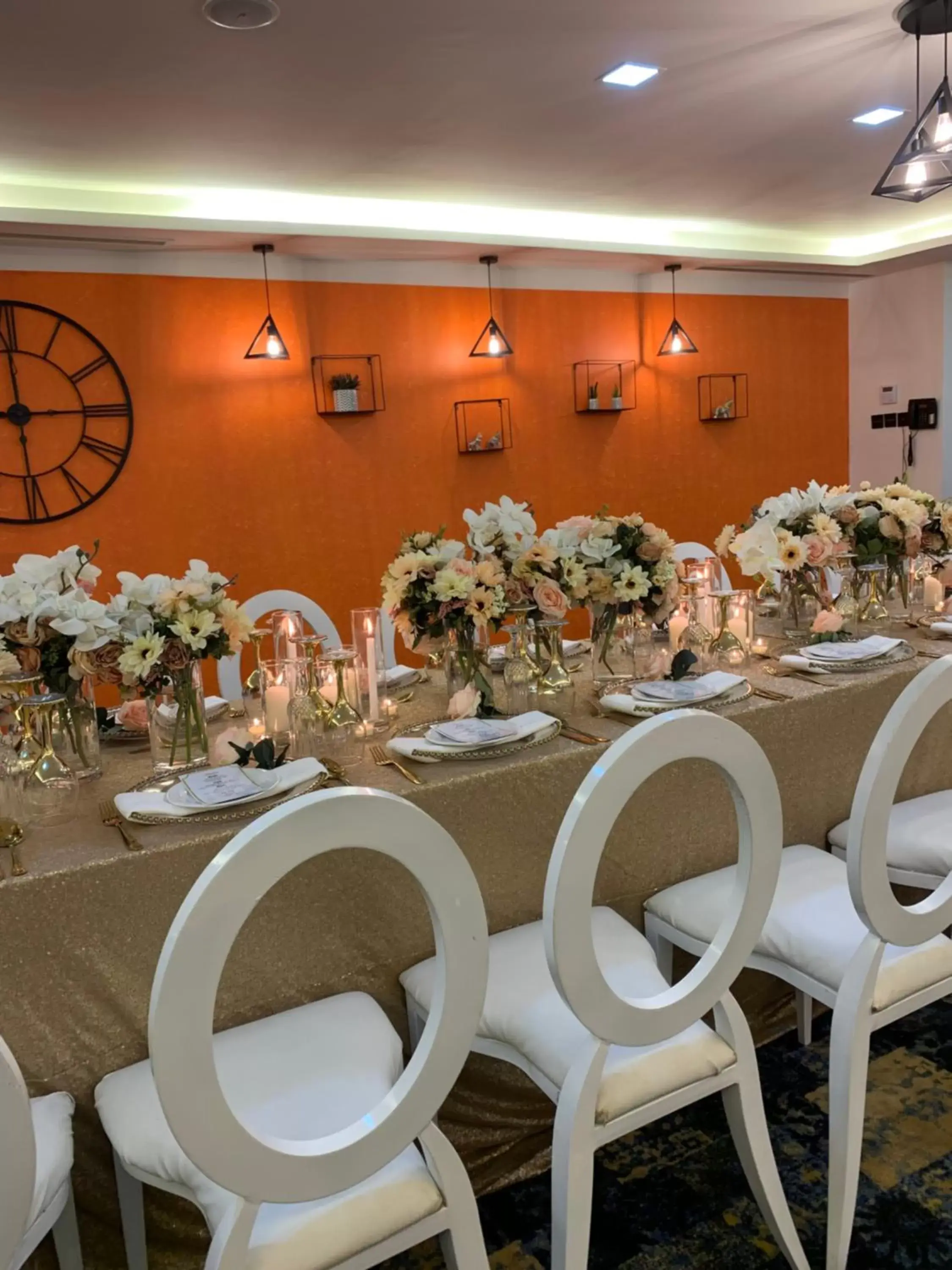 Meeting/conference room, Restaurant/Places to Eat in Accra City Hotel