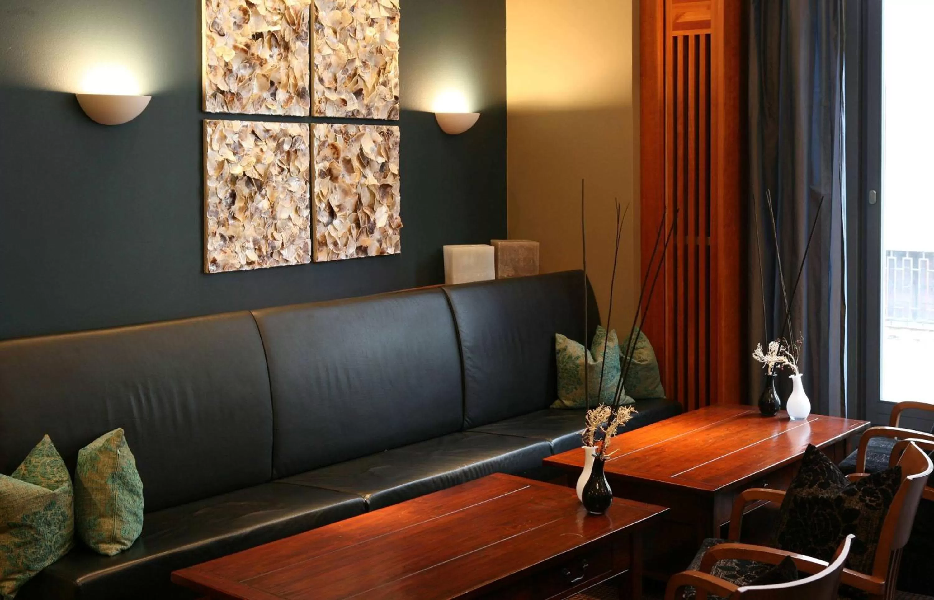 Lobby or reception in Vienna House by Wyndham Sonne Rostock