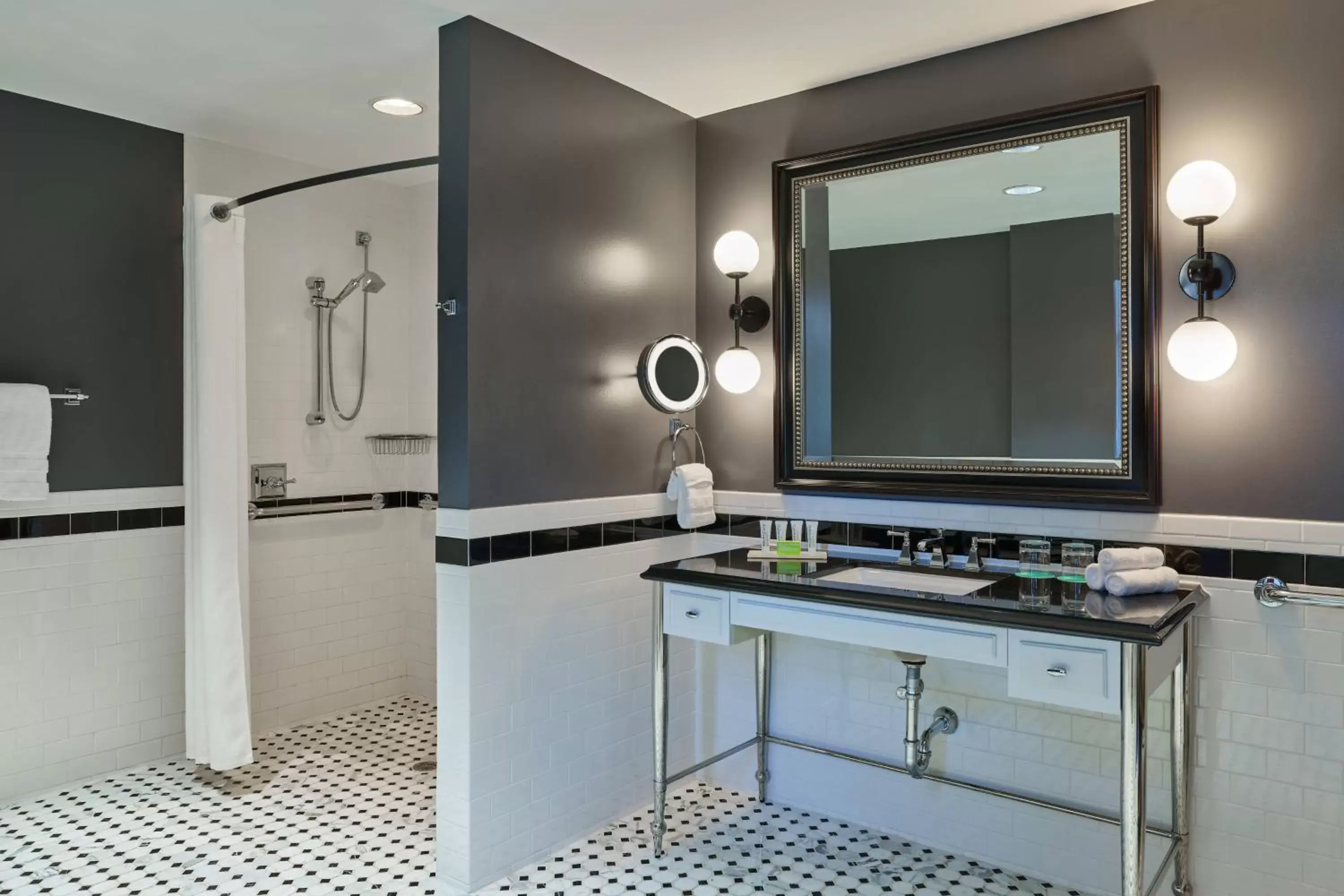 Bathroom, TV/Entertainment Center in Le Meridien Dallas, The Stoneleigh