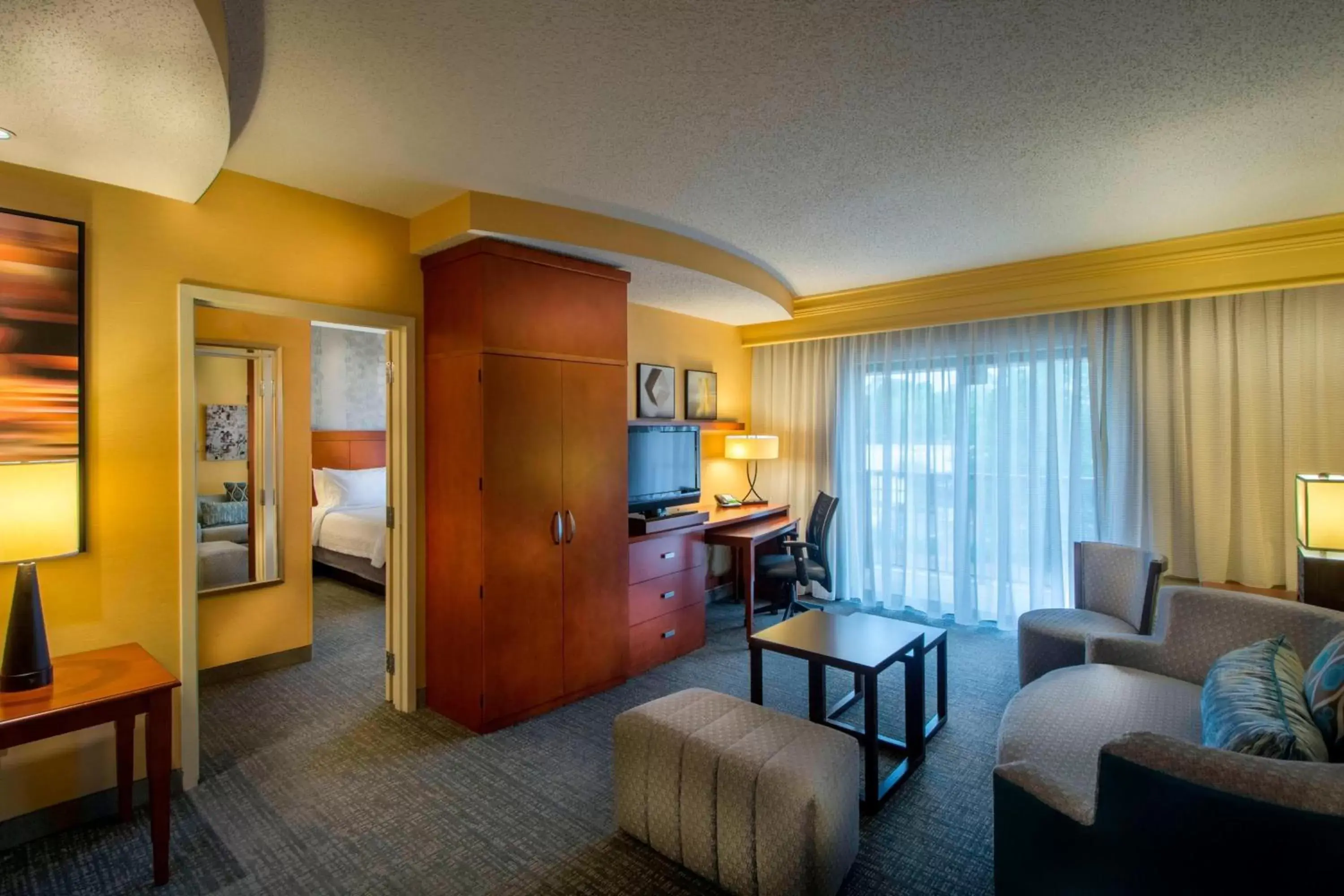 Bedroom, Seating Area in Courtyard Greensboro Airport