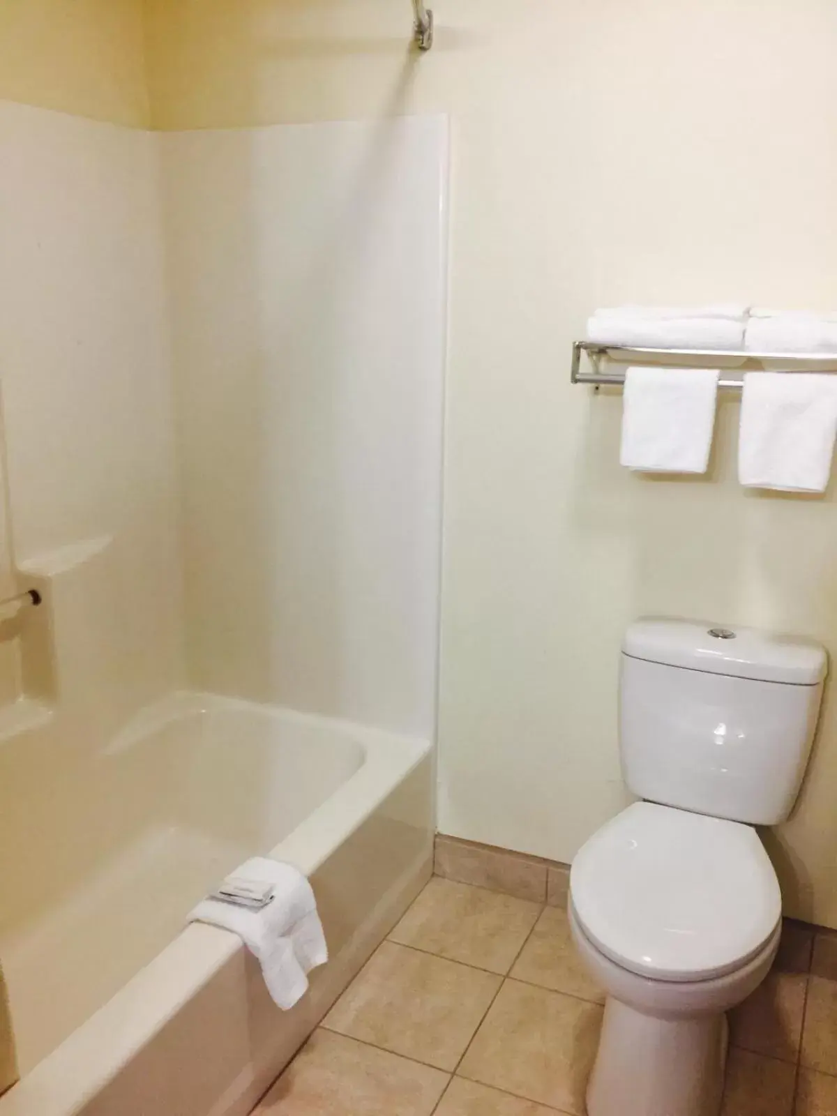 Bathroom in Texas Inn and Suites Lufkin