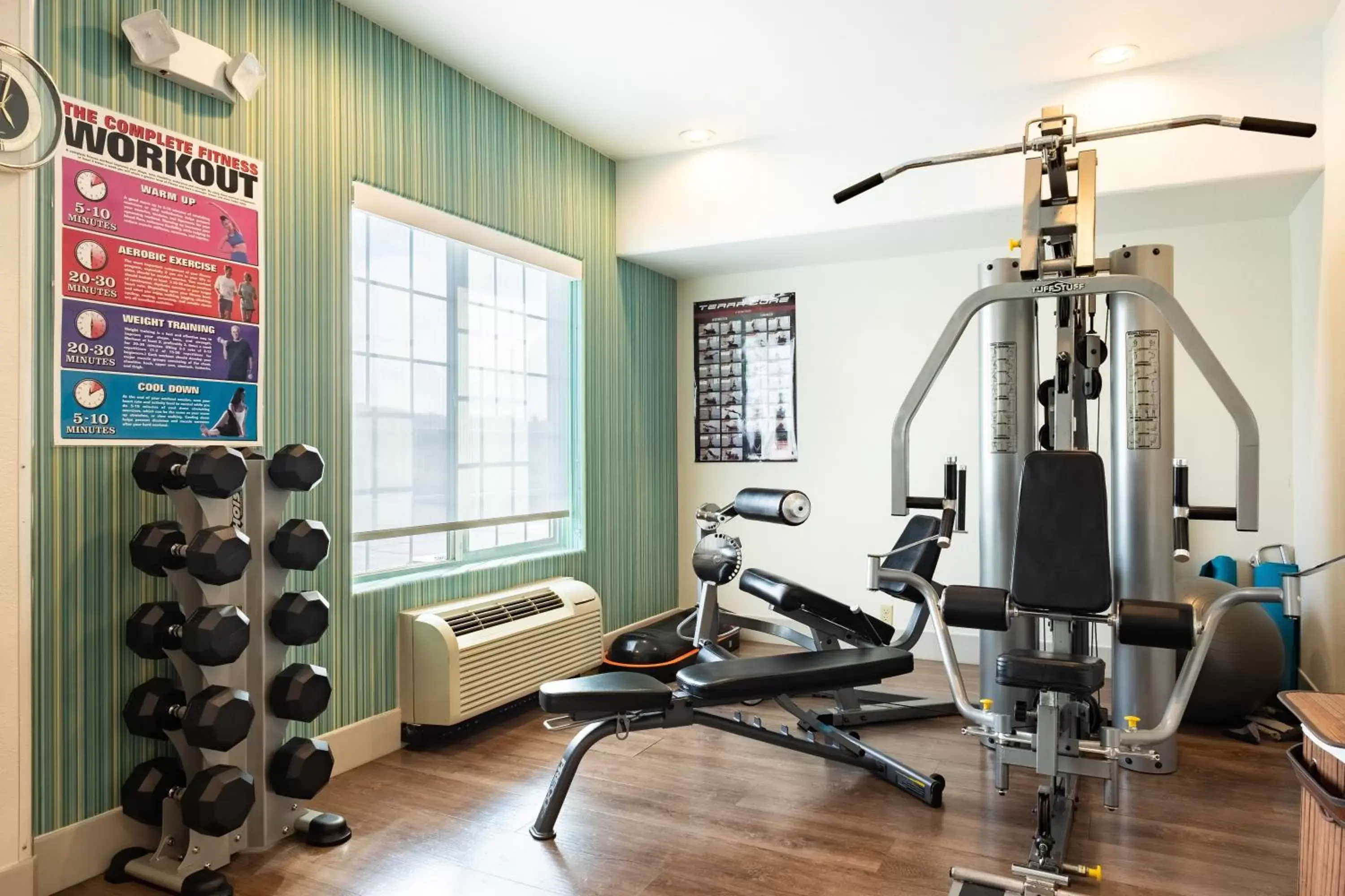 Fitness centre/facilities, Fitness Center/Facilities in Holiday Inn Express Hotel & Suites Evanston, an IHG Hotel