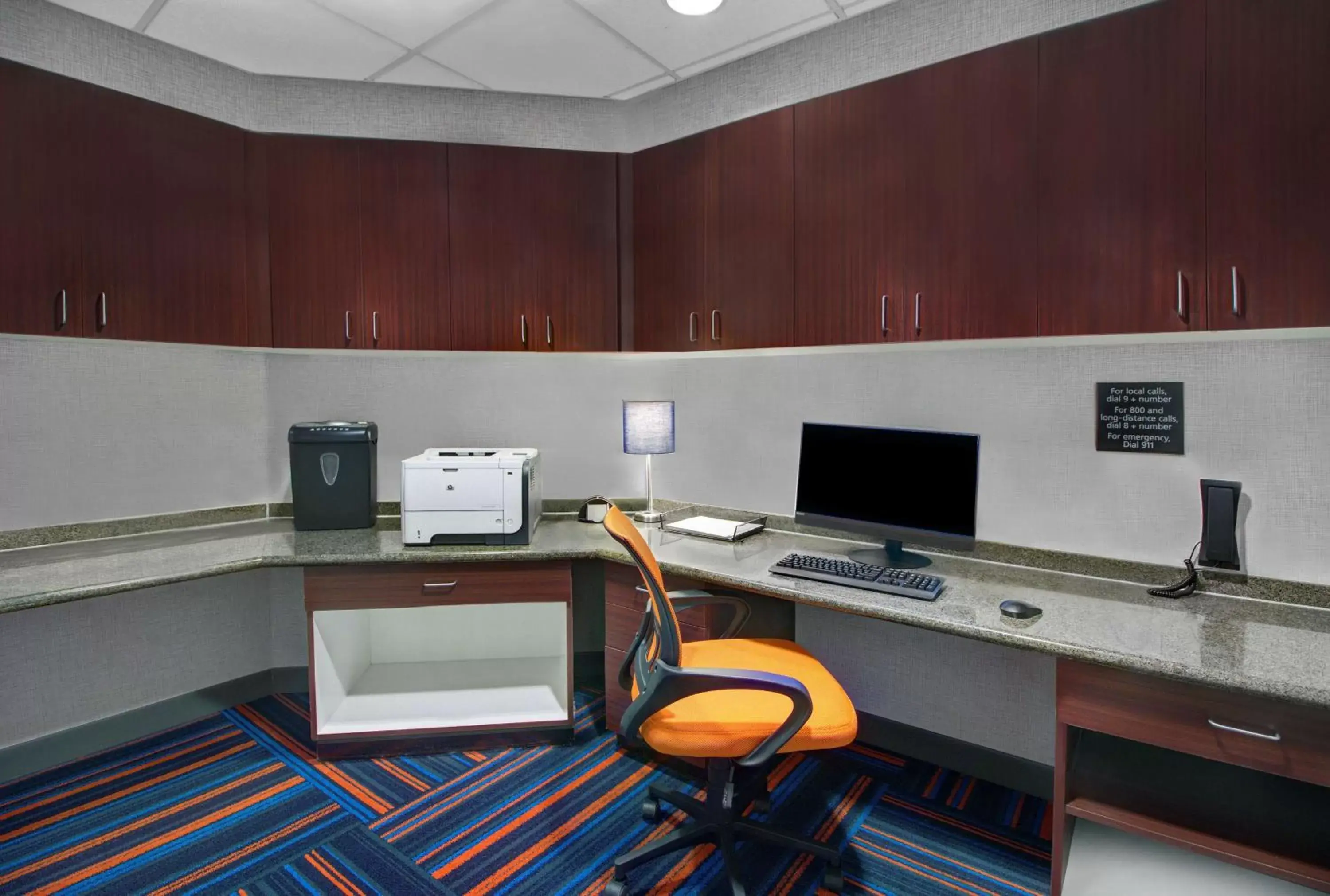 Business facilities, TV/Entertainment Center in Hampton Inn & Suites by Hilton Syracuse Dewitt