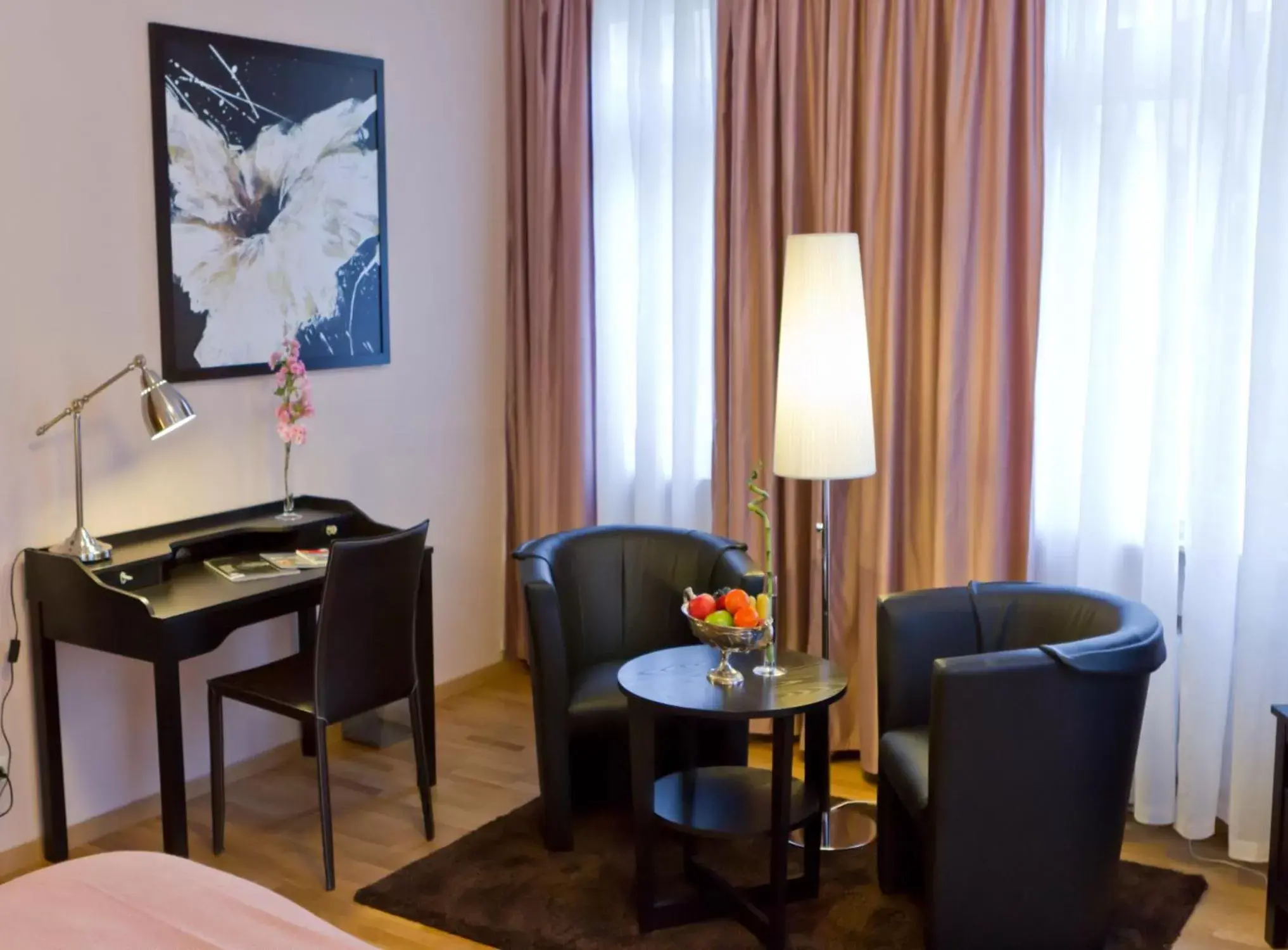 Bedroom, Seating Area in Suiten Hotel Dependance Laterne