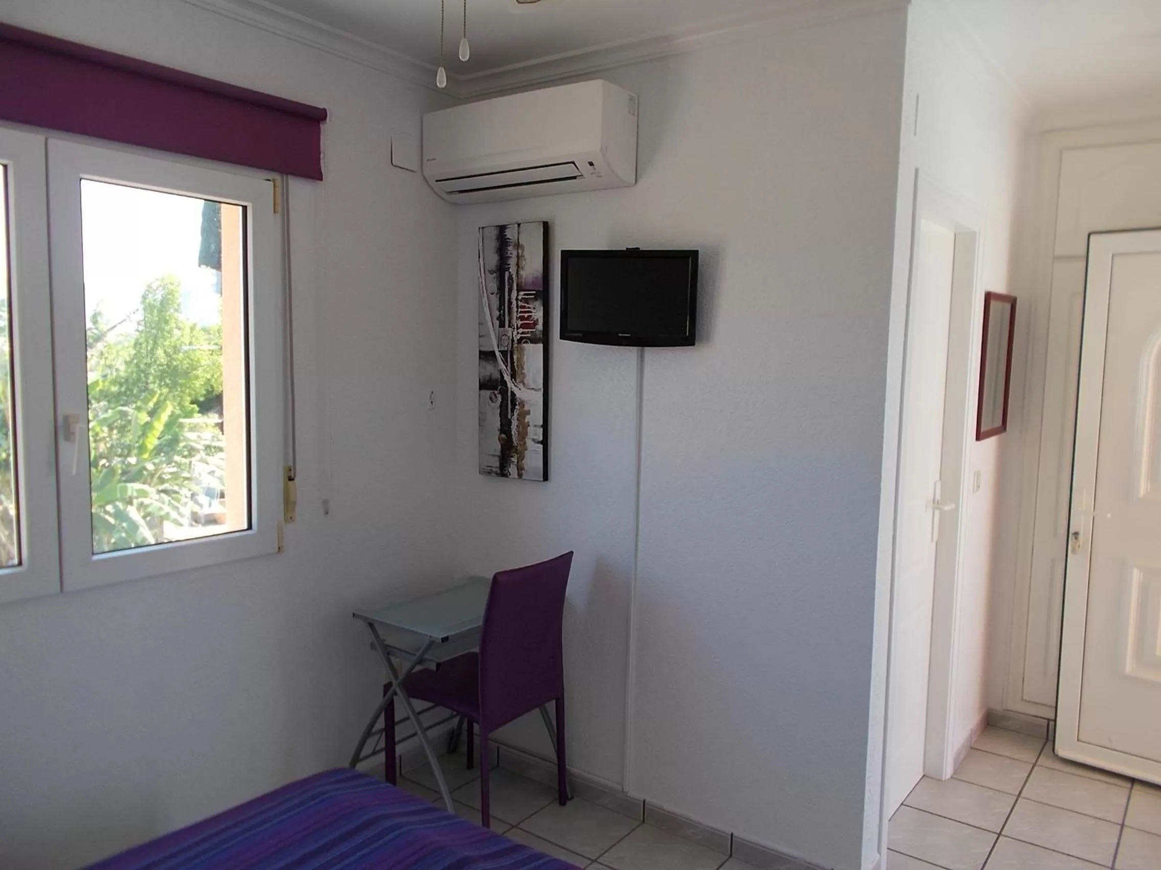 Photo of the whole room in Pensión Los Caballos