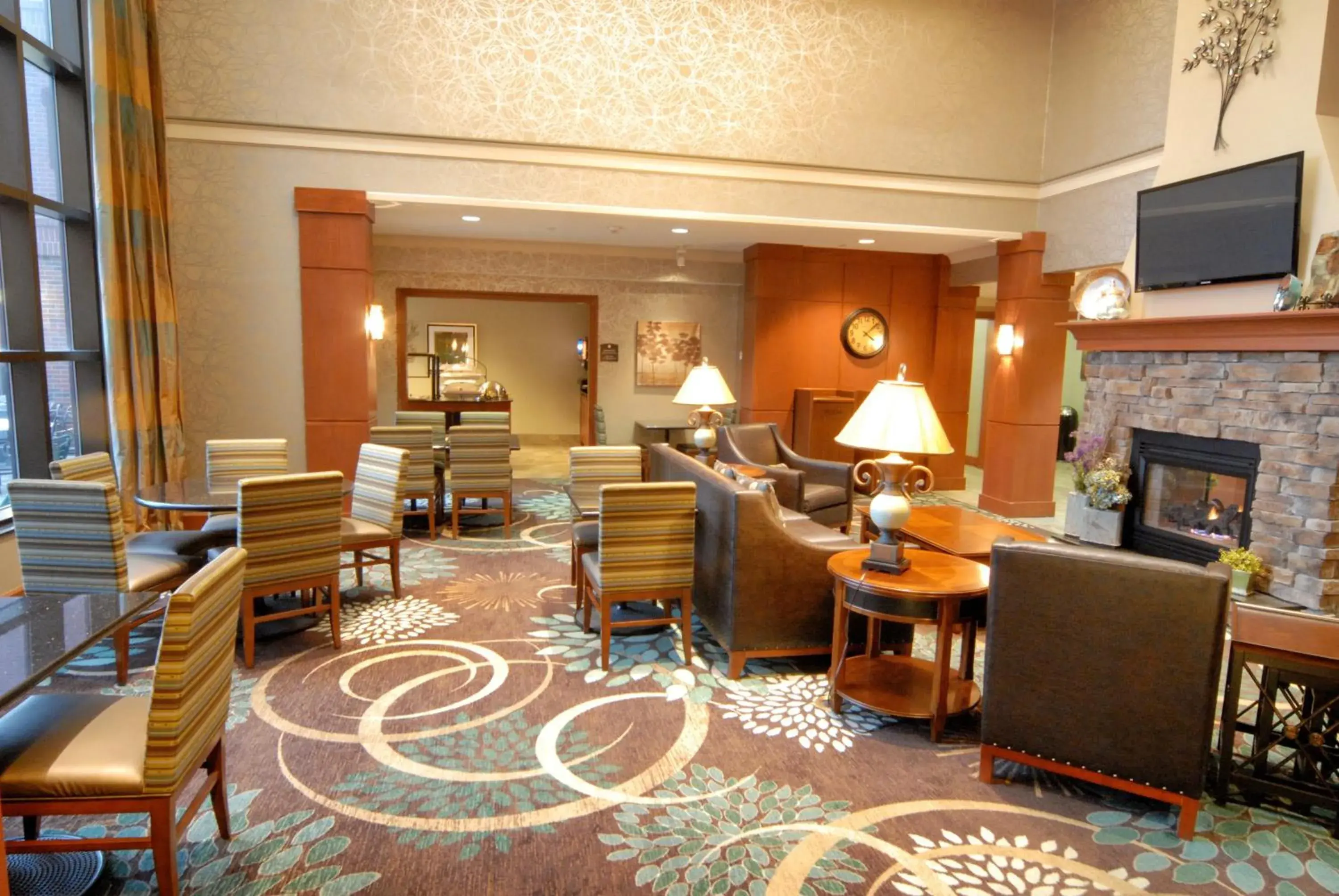 Lobby or reception, Restaurant/Places to Eat in Aspen Suites - Rochester