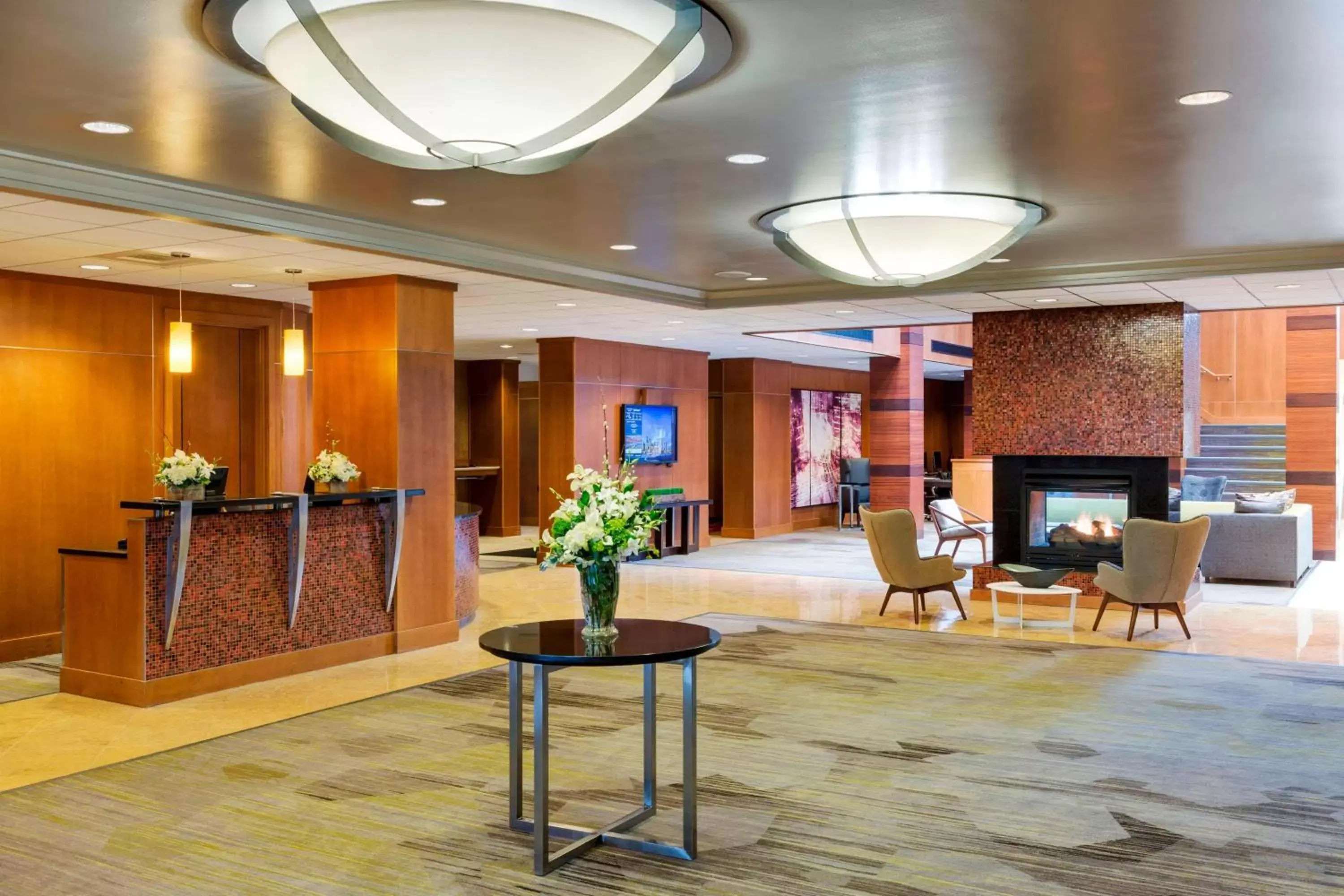 Lobby or reception, Lobby/Reception in Courtyard by Marriott Boston Logan Airport